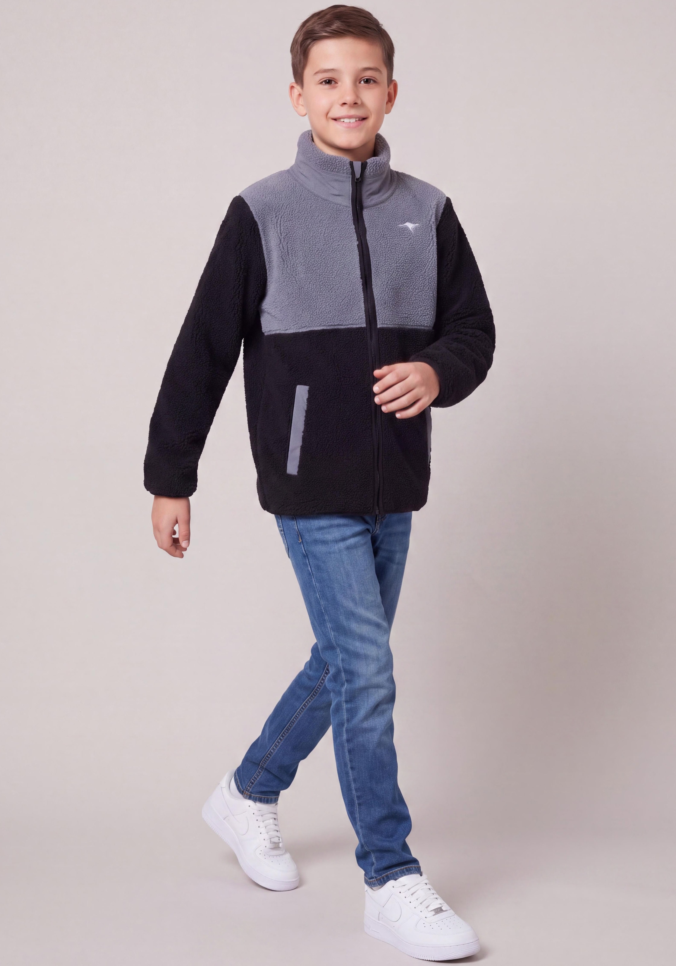 KangaROOS Veste sweat »Teddy-Fleecejacke mit kontrastfarbigen Einsatz und KangaROOS Stickerei« Veste en teddy fleece color block avec col montant