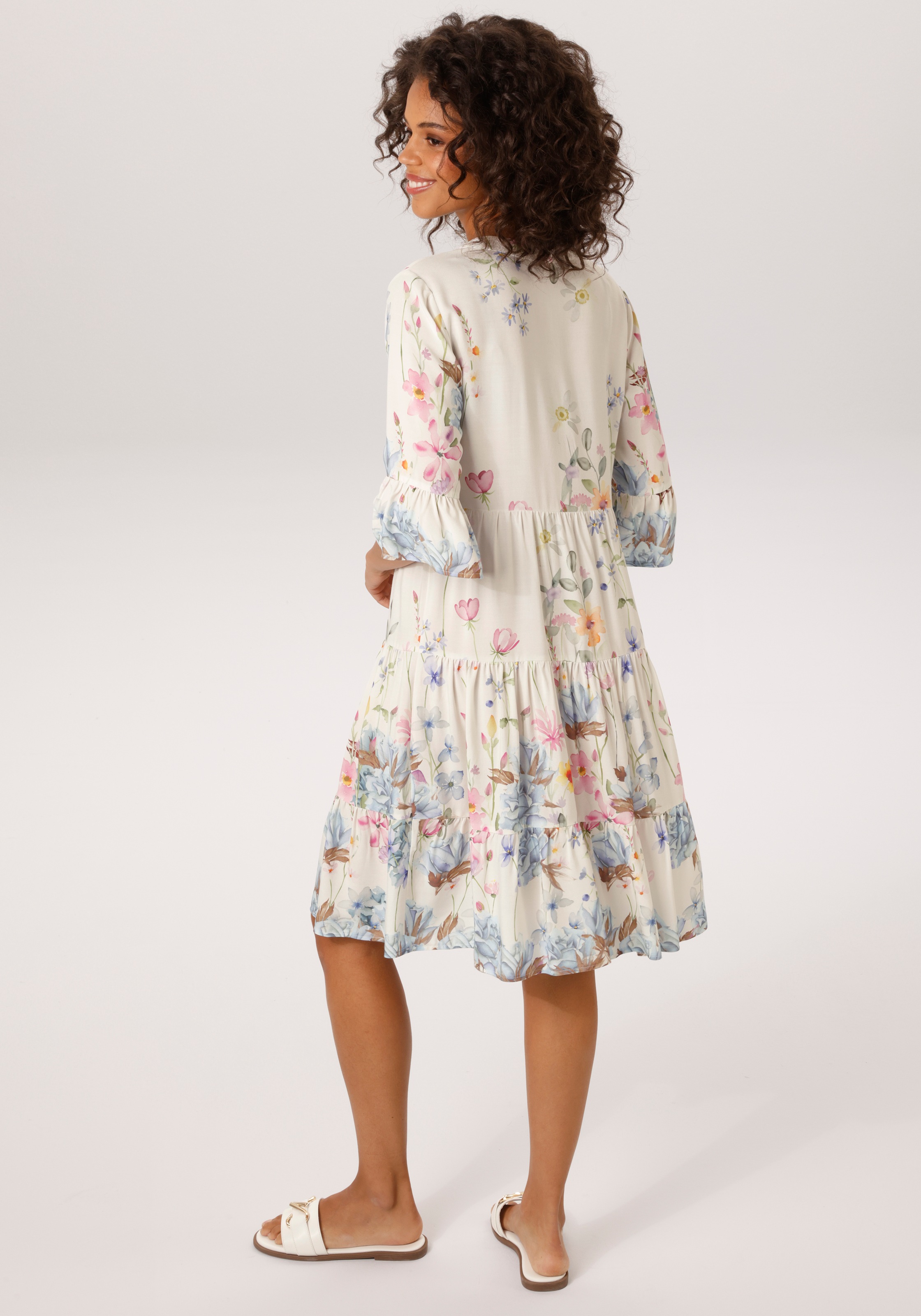 Aniston CASUAL Tunikakleid mit malerischen Blumen bedruckt