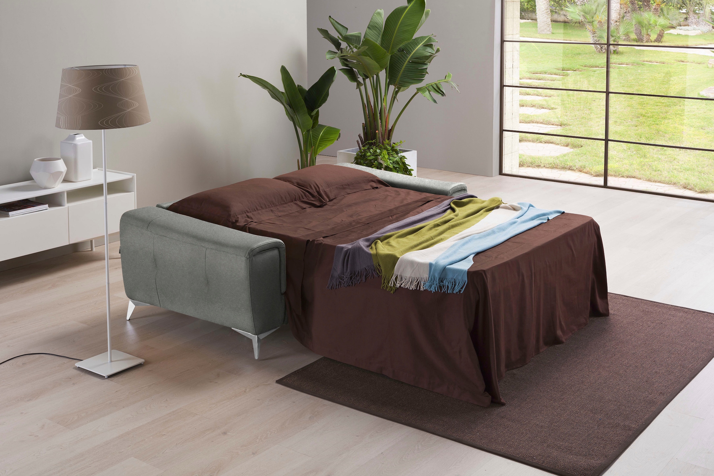 Egoitaliano Schlafsofa »Francine Designsofa, Loungesofa mit Dauerschlaffunktion, Breite 233 cm« Bettfunktion, Luxus-Microfaser Lederoptik, steingrau, Fussfarbe chrom