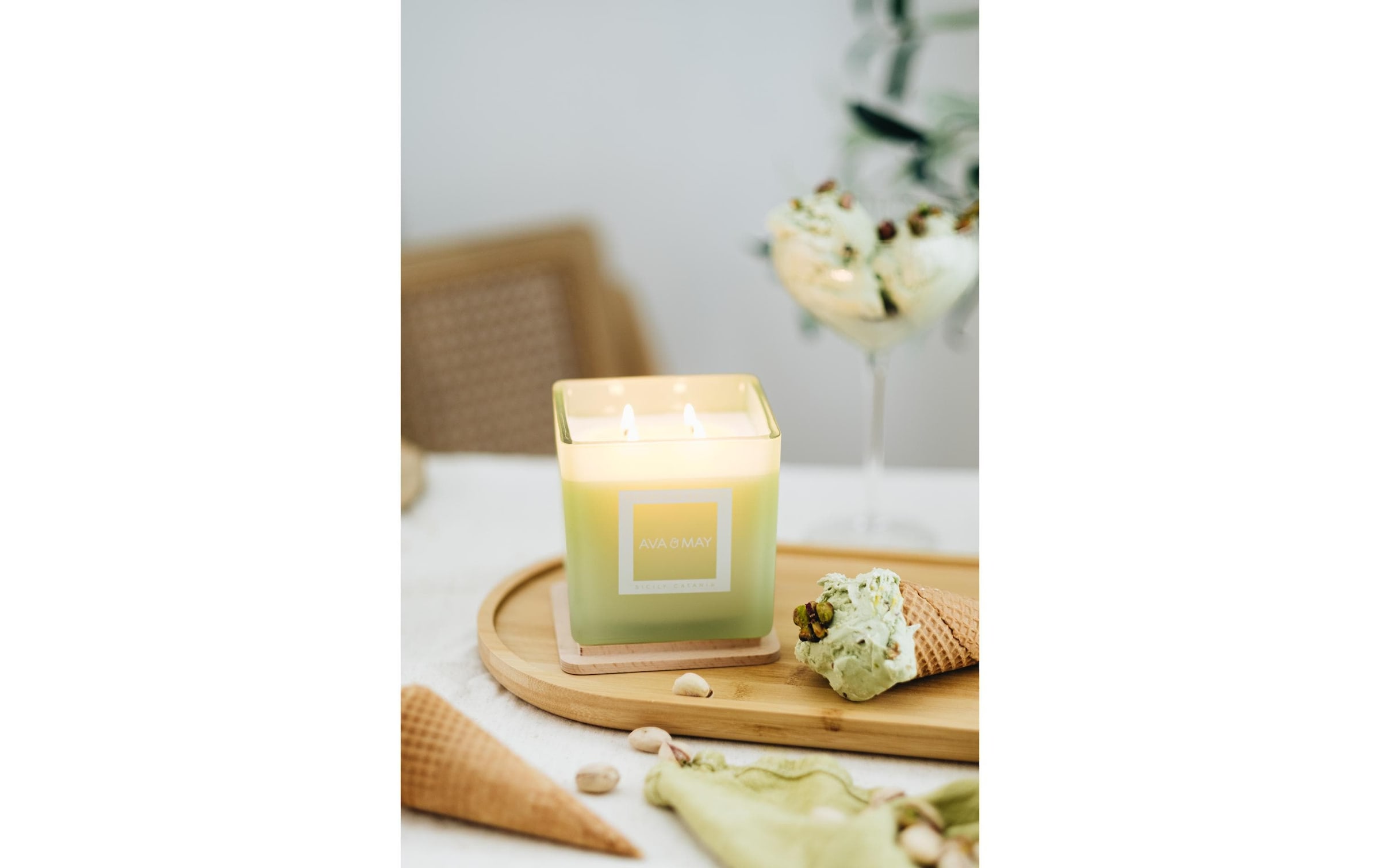 AVA & MAY Duftkerze »Pistachio Gelato 450 g«