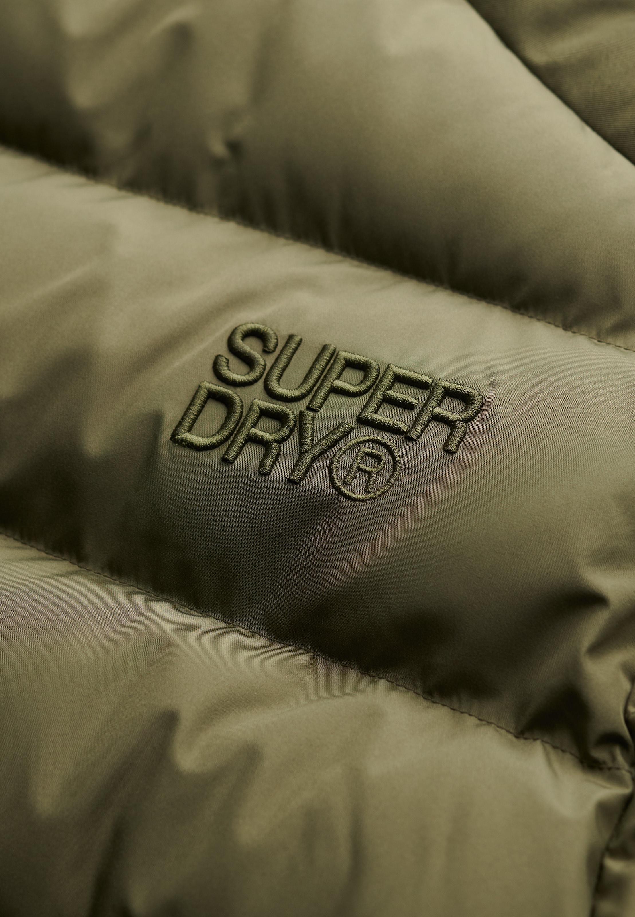 Superdry Steppjacke »SPORTS PUFFER JACKET« ohne Kapuze mit Relaxed Fit