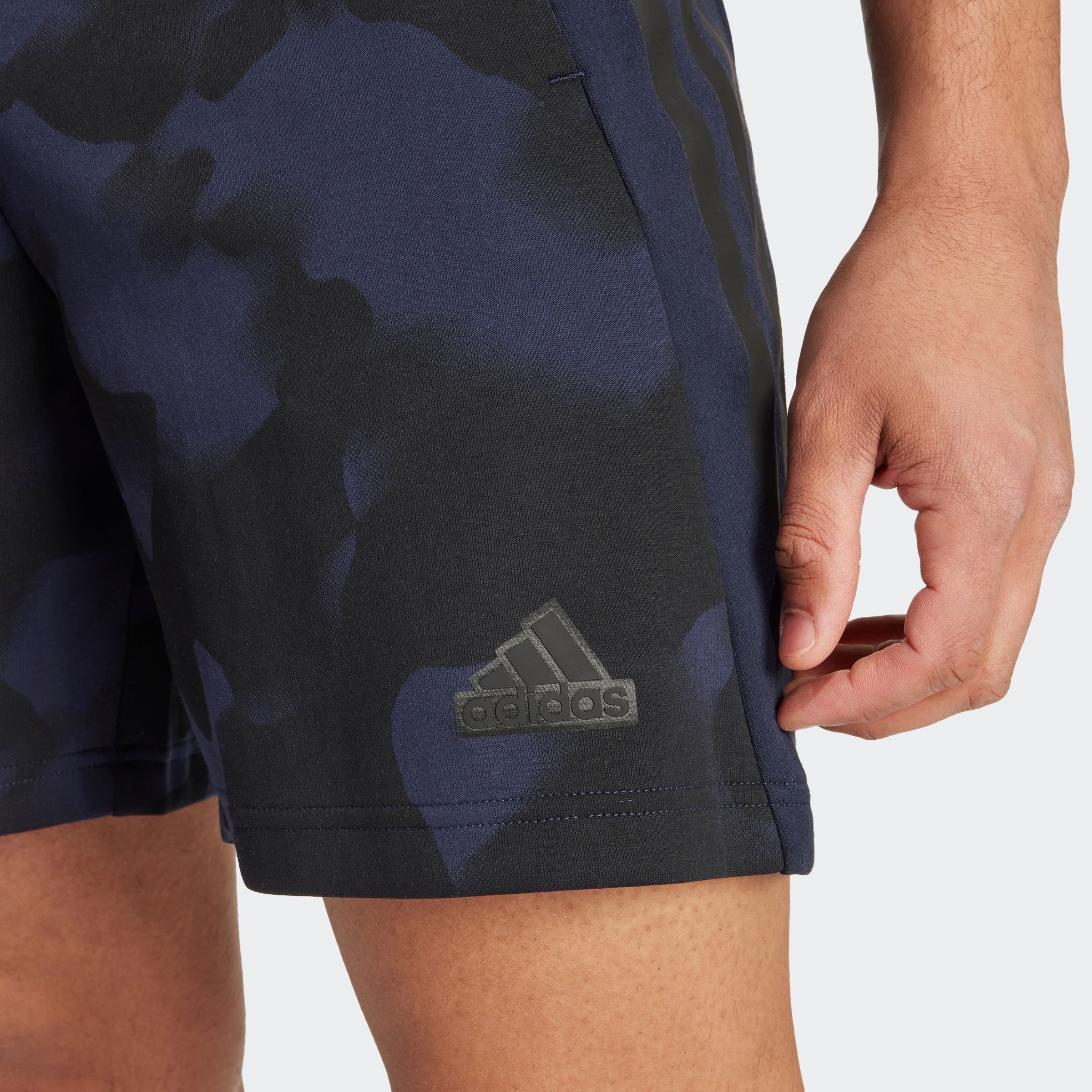 adidas Sportswear Shorts »M FI 3S SHO AOP«