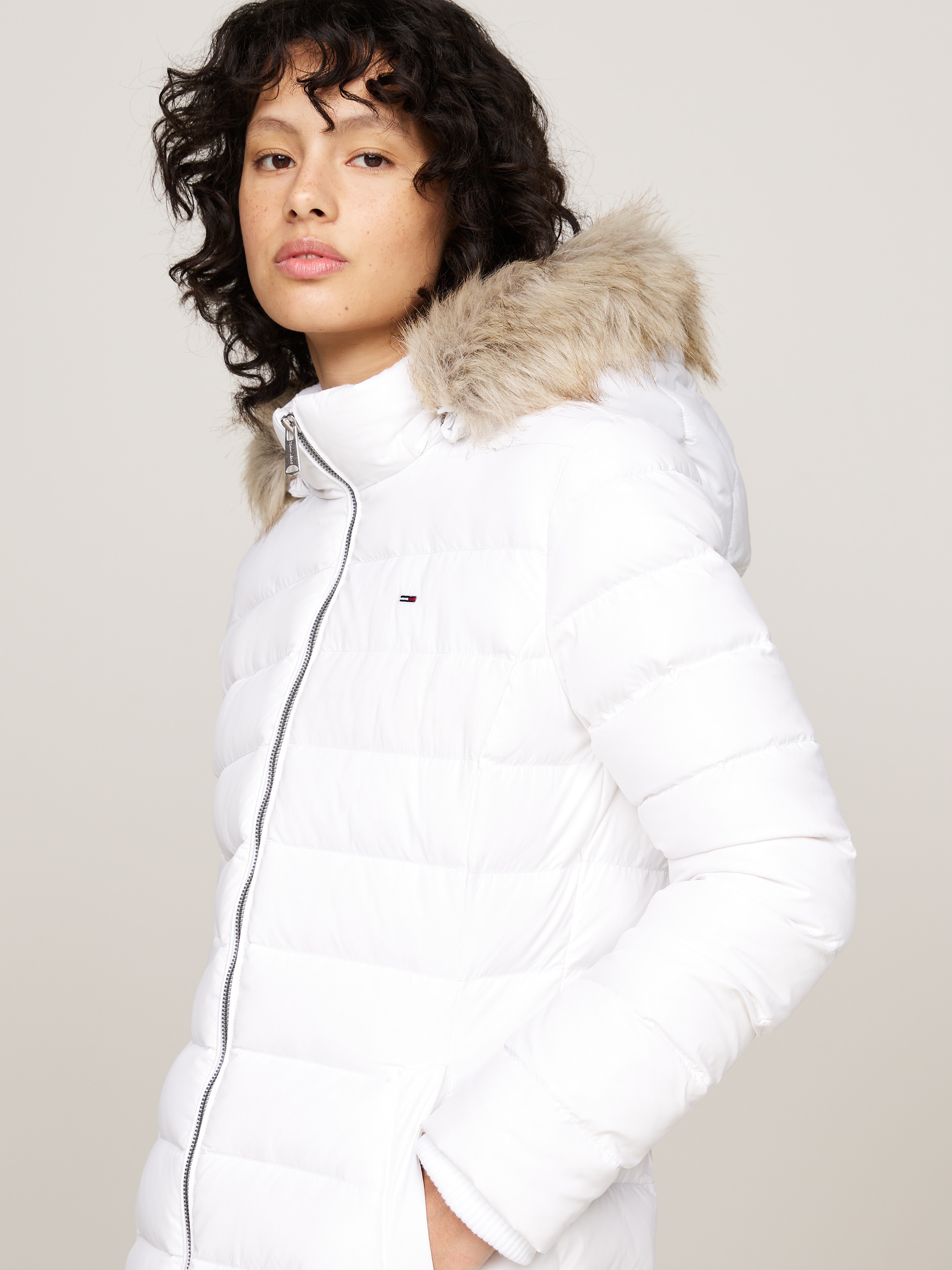 Steppmantel »TJW ESSENTIAL HOODED DOWN COAT«, mit Fellimitat, Logostickerei