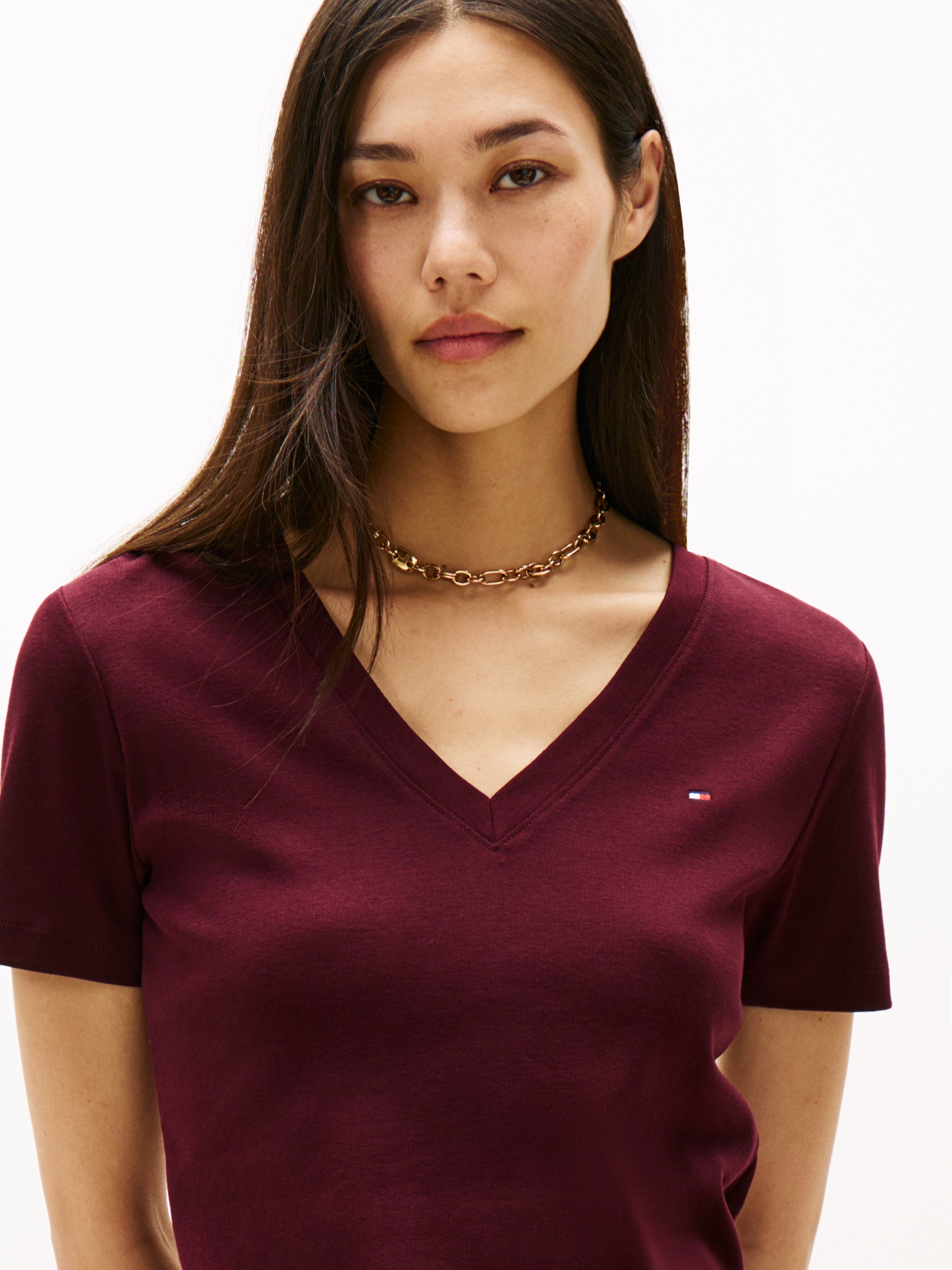 Tommy Hilfiger T-Shirt »SLIM CODY V-NK SS mit V-Ausschnitt und Streifen«, gestreift, casual, slim fit, Baumwolle, V-Ausschnitt