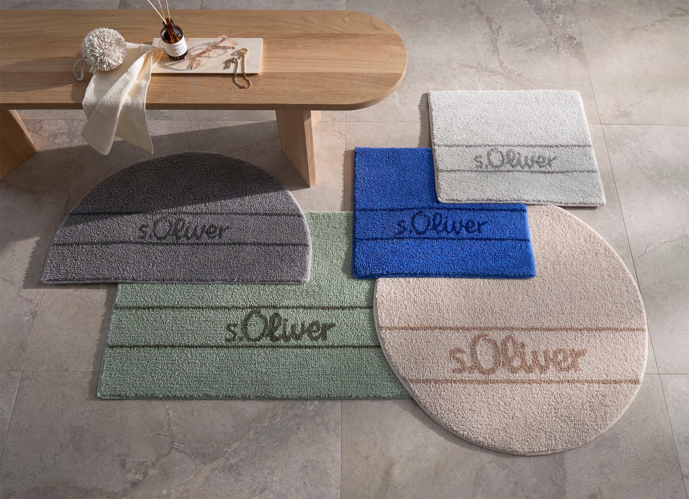 Image of s.Oliver Badematte "Allie, Badvorleger, Badezimmer Teppich, Duschvorleger" Höhe 10 mm rutschhemmend beschichtet schnell trocknend strapazierfähig Badteppich, weiche Haptik, unifarben mit s.Oliver Schriftzug