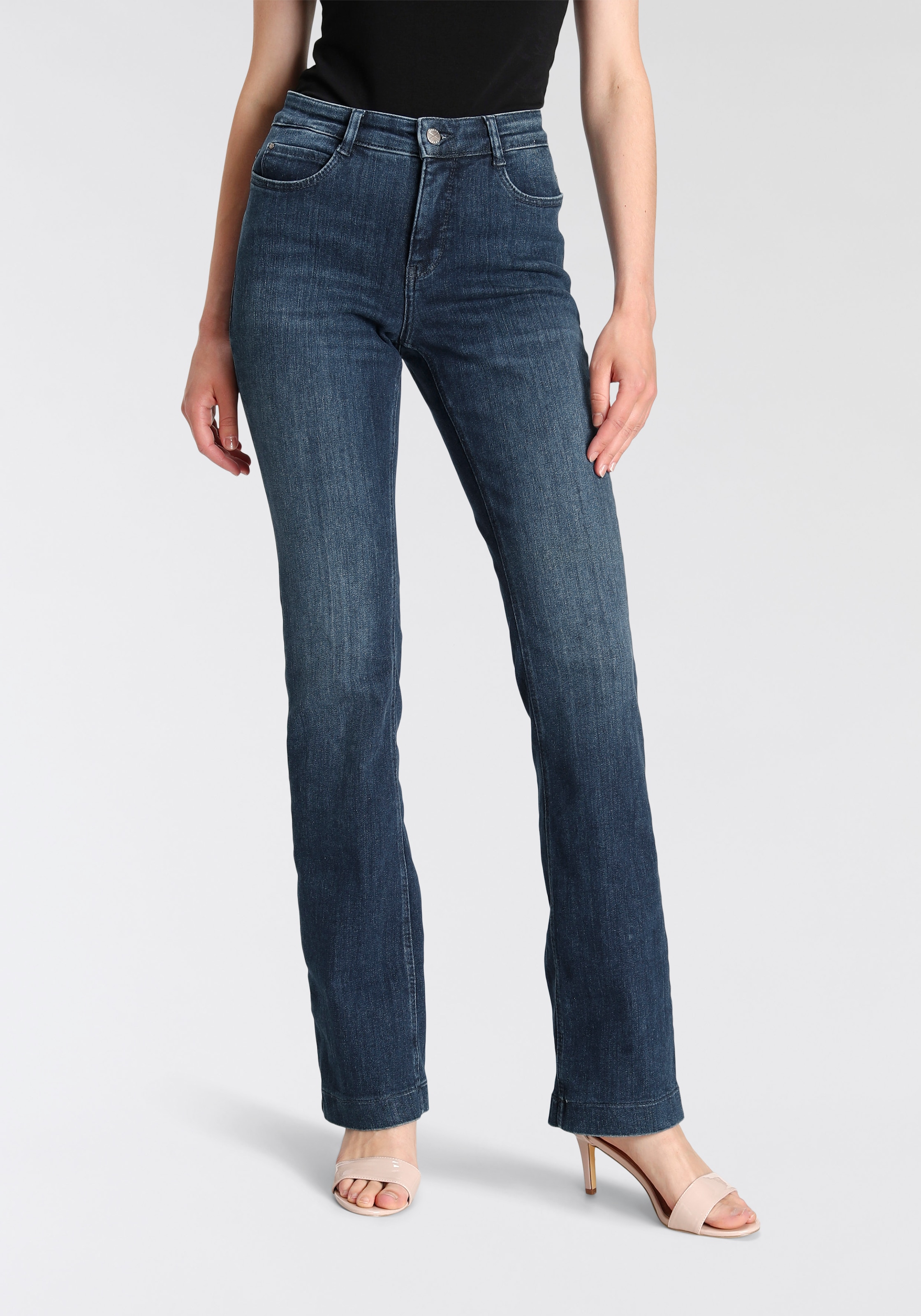 ♕ MAC Bootcut-Jeans »Dream-Boot«, Gerade geschnitten mit leicht  ausgestelltem Bein versandkostenfrei kaufen