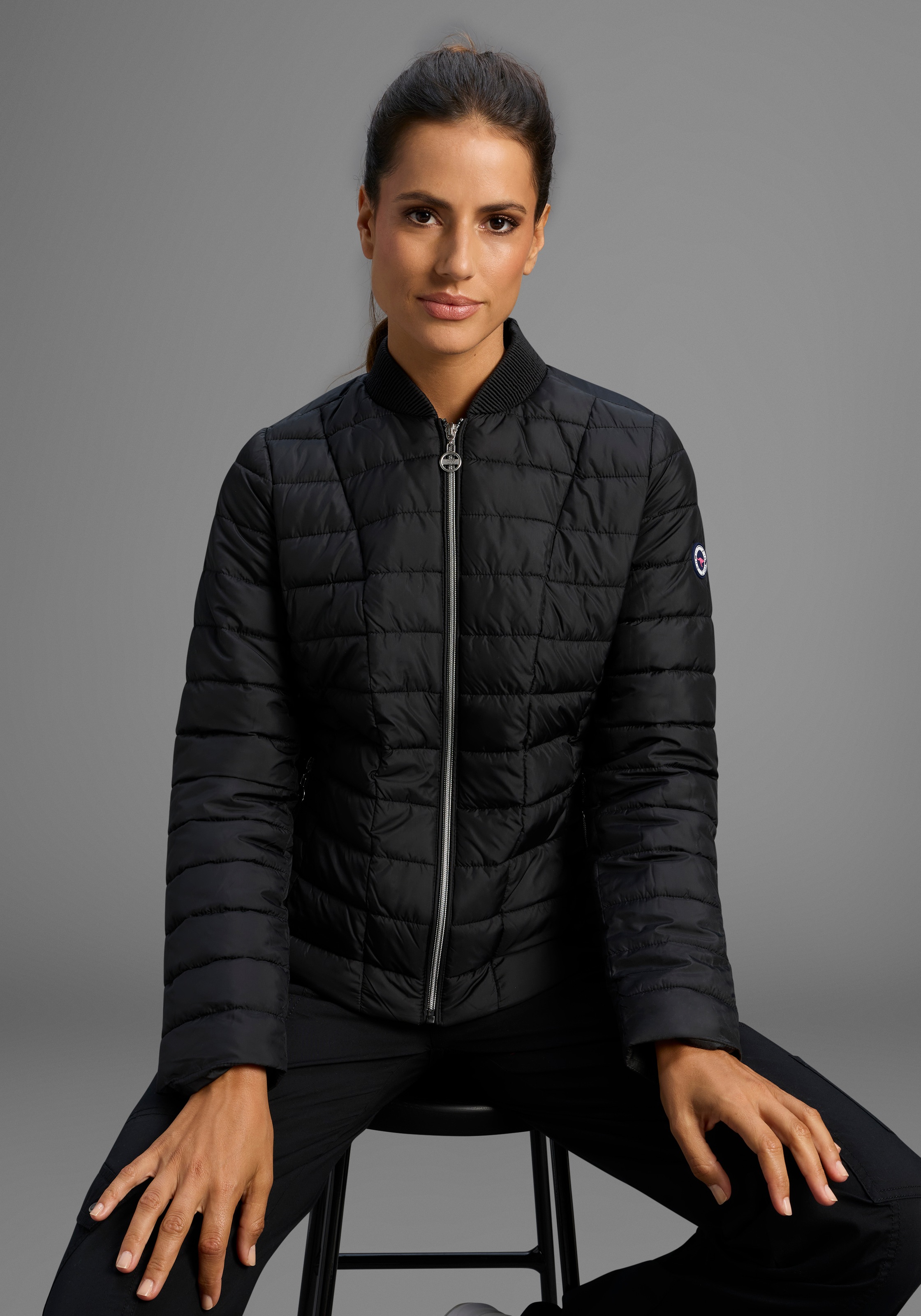 Image of KangaROOS Steppjacke Übergangsjacke, figurbetonter Schnitt, hüftlange Passform