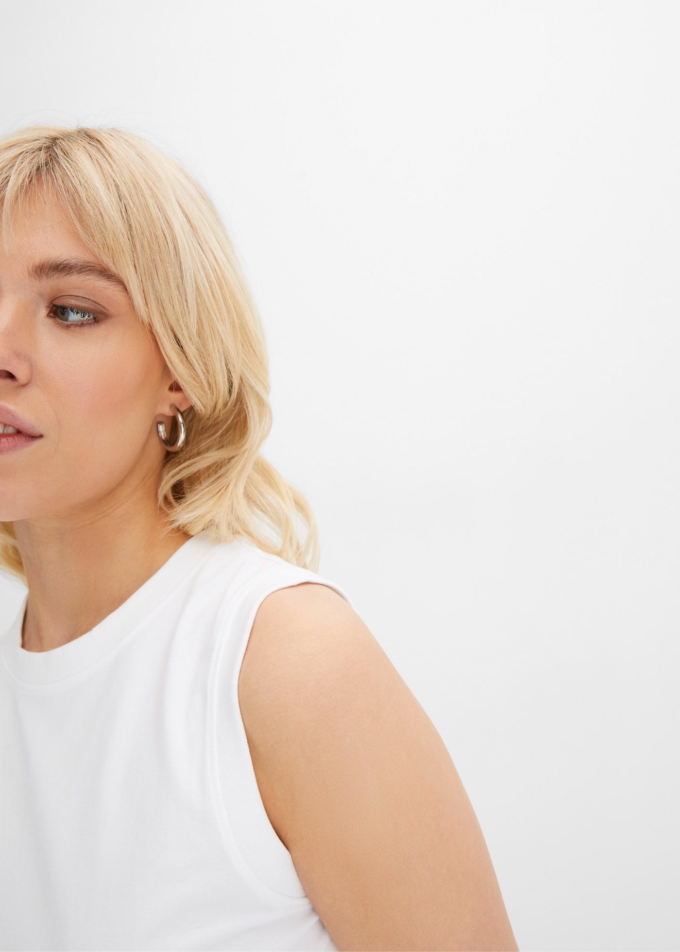 bonprix Haut de chemise »Tanktop mit reiner Baumwolle« coupe étroite, col montant, sans manches