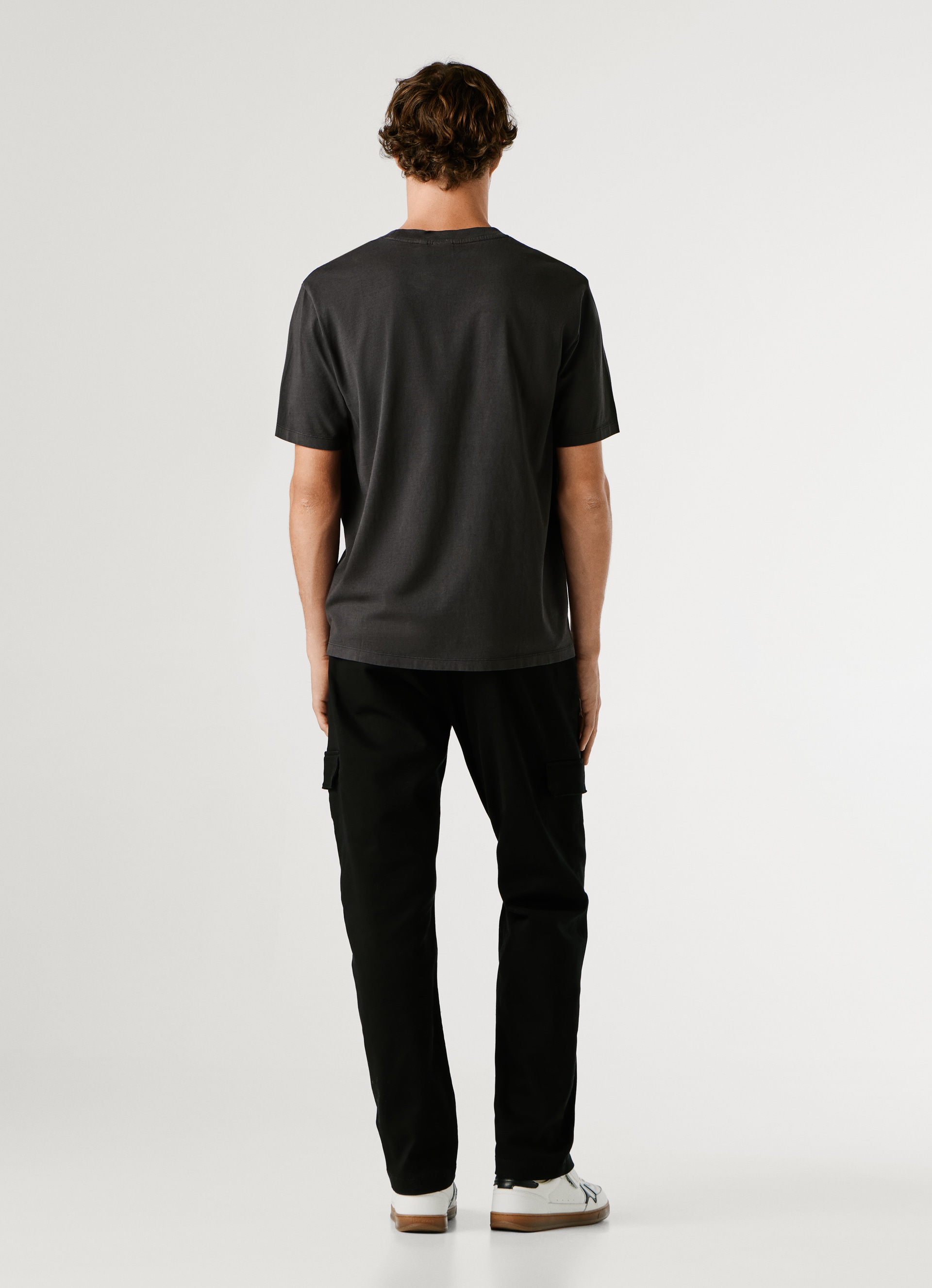 Pepe Jeans T-shirt »JACKO« mit kleinem Ton-in-Ton Logoschriftzug