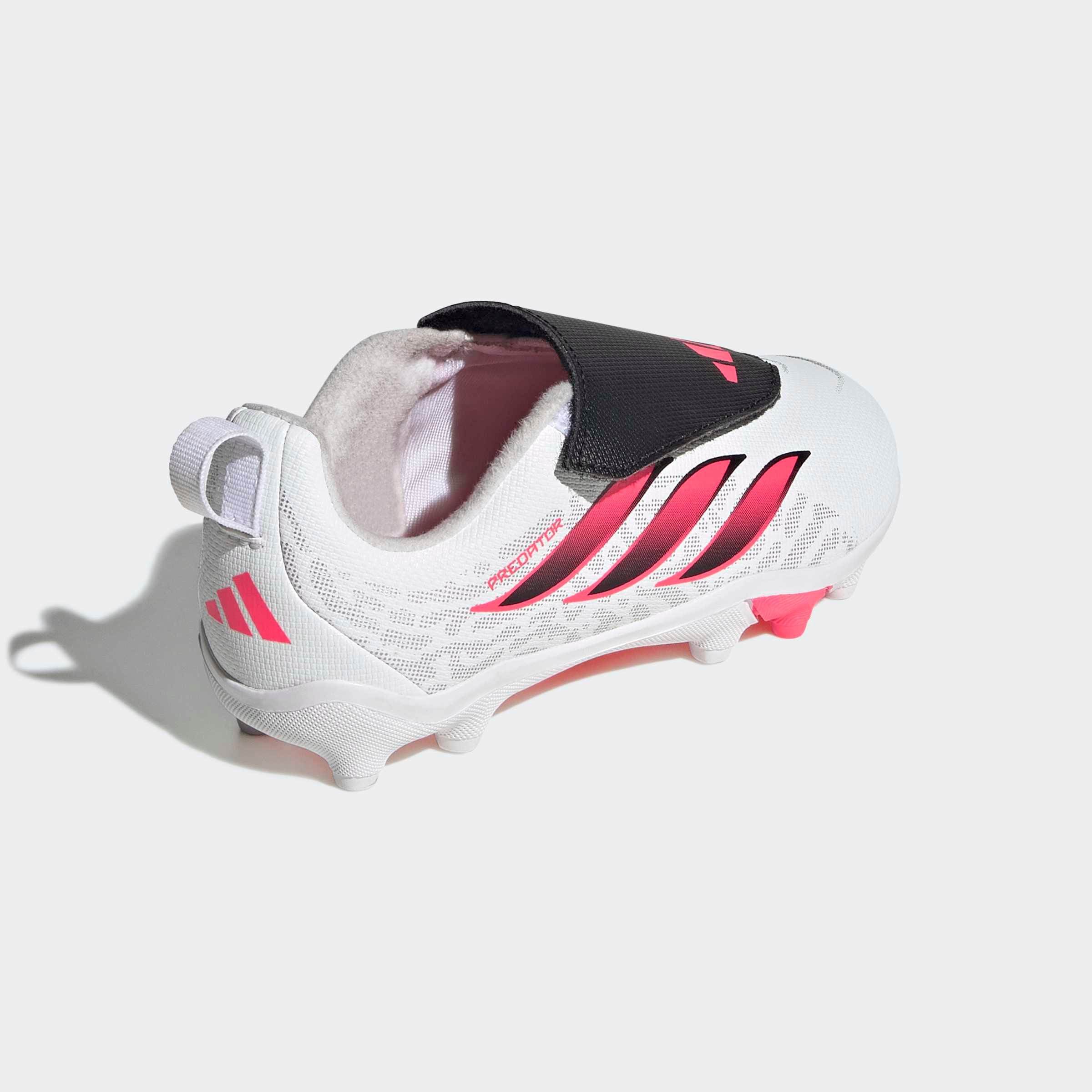 adidas Performance Chaussure de football »PREDATOR CLUB KIDS , KLETTVERSCHLUSS, FESTE BÖDEN/MULTI GROUND«  adapté à de nombreux types de sols, pour adolescents et enfants
