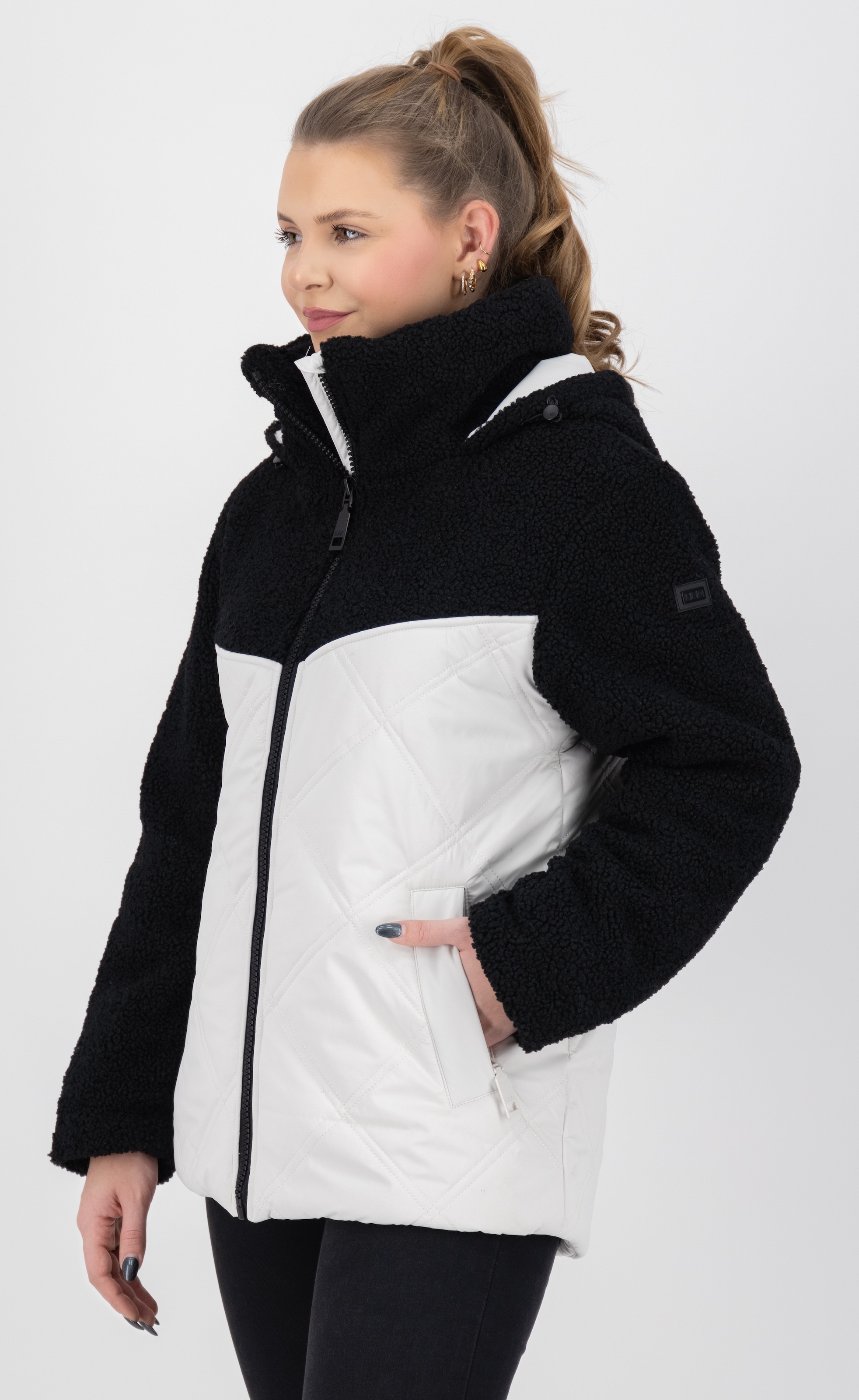 LPO Steppjacke »XAVIA WMN« mit Kapuze hochgeschlossener Kragen mit Sherpa-Fleece