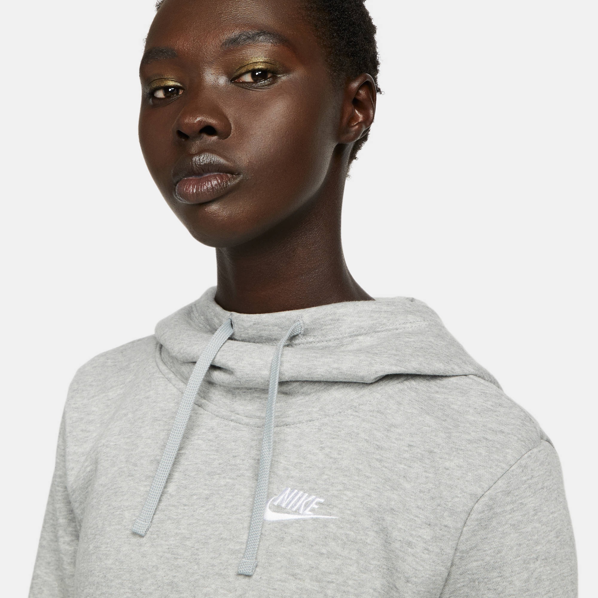 Nike Sportswear Kapuzensweatshirt »Club Fleece Women's Funnel Hoodie«, Damen Kapuzenpullover aus weichem Fleece Material