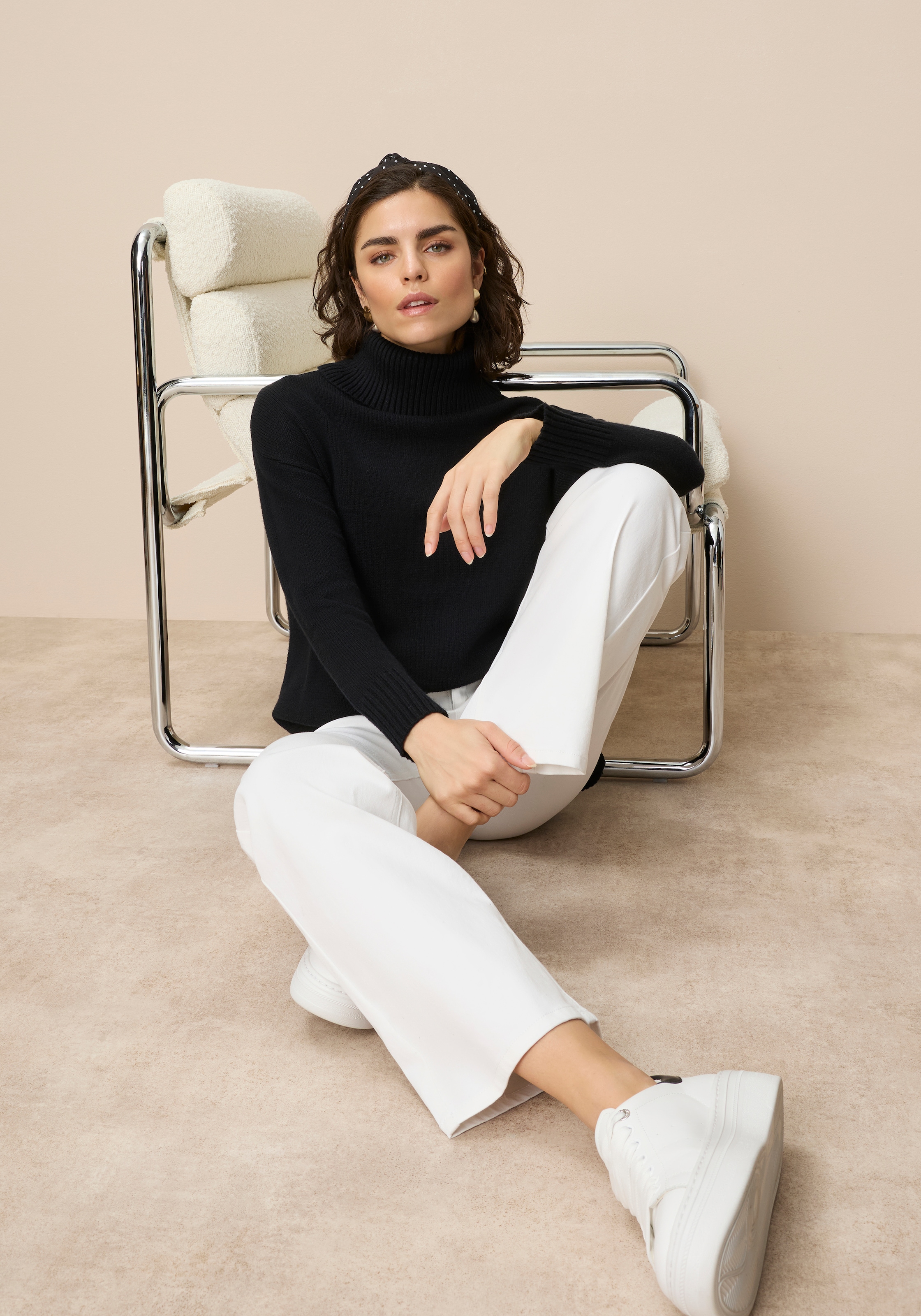 Tamaris in lässiger Form mit seitlichen Schlitzen