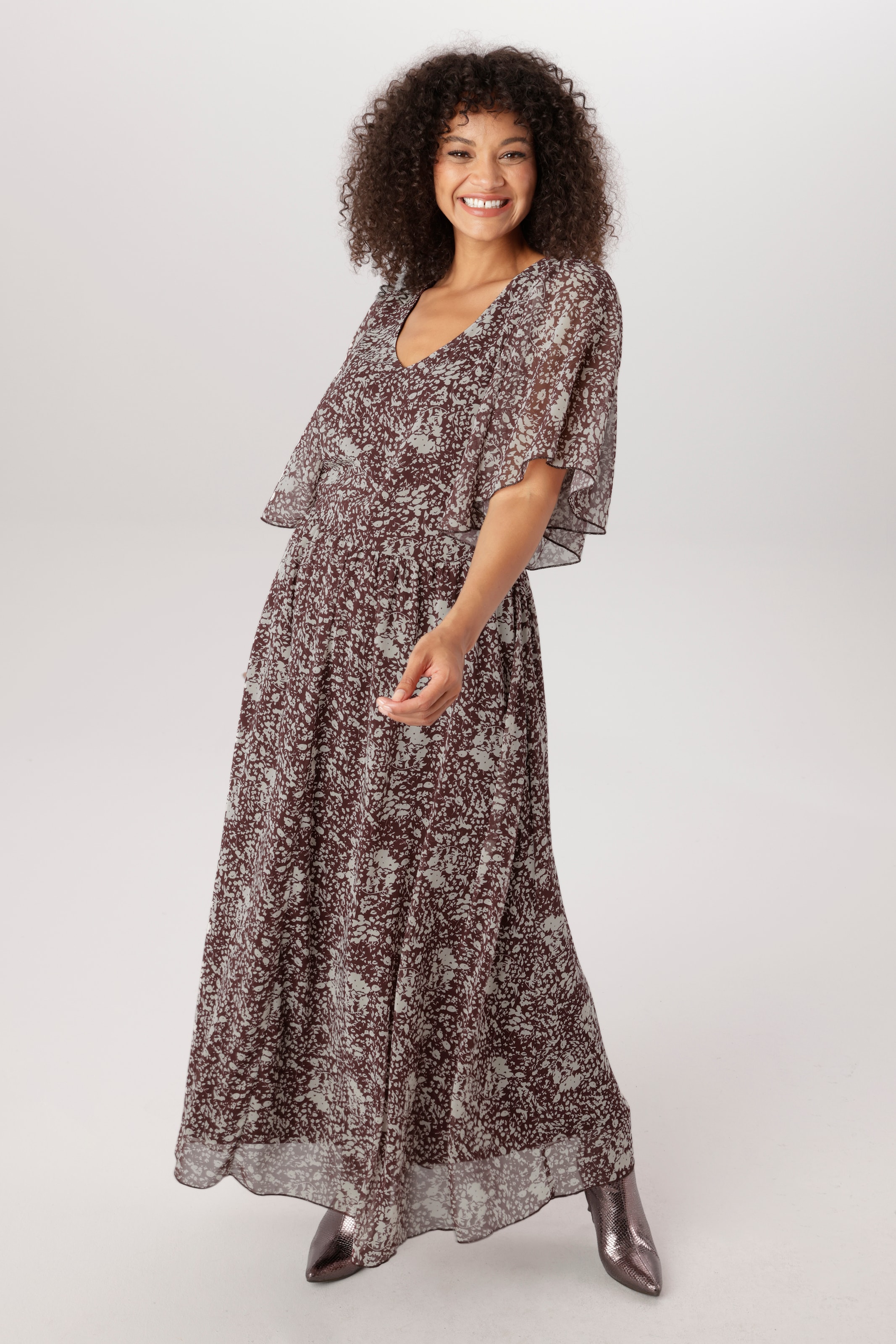 Image of Aniston PLUS Chiffonkleid in dezentem Dessin - NEUE KOLLEKTION