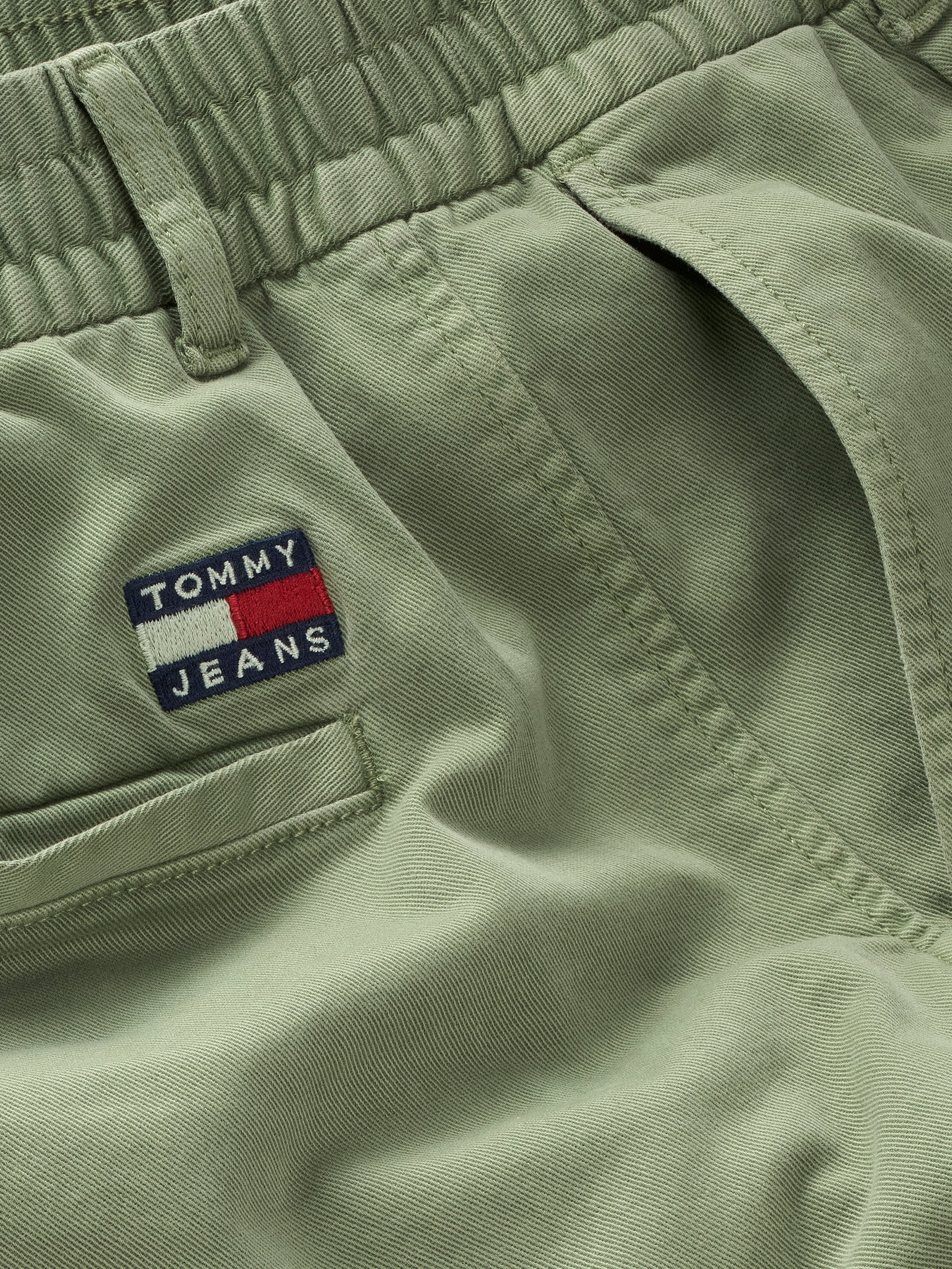 Tommy Jeans Chinohose »TJM CASUAL ELASTICATED PANT«  mit Bundfalten