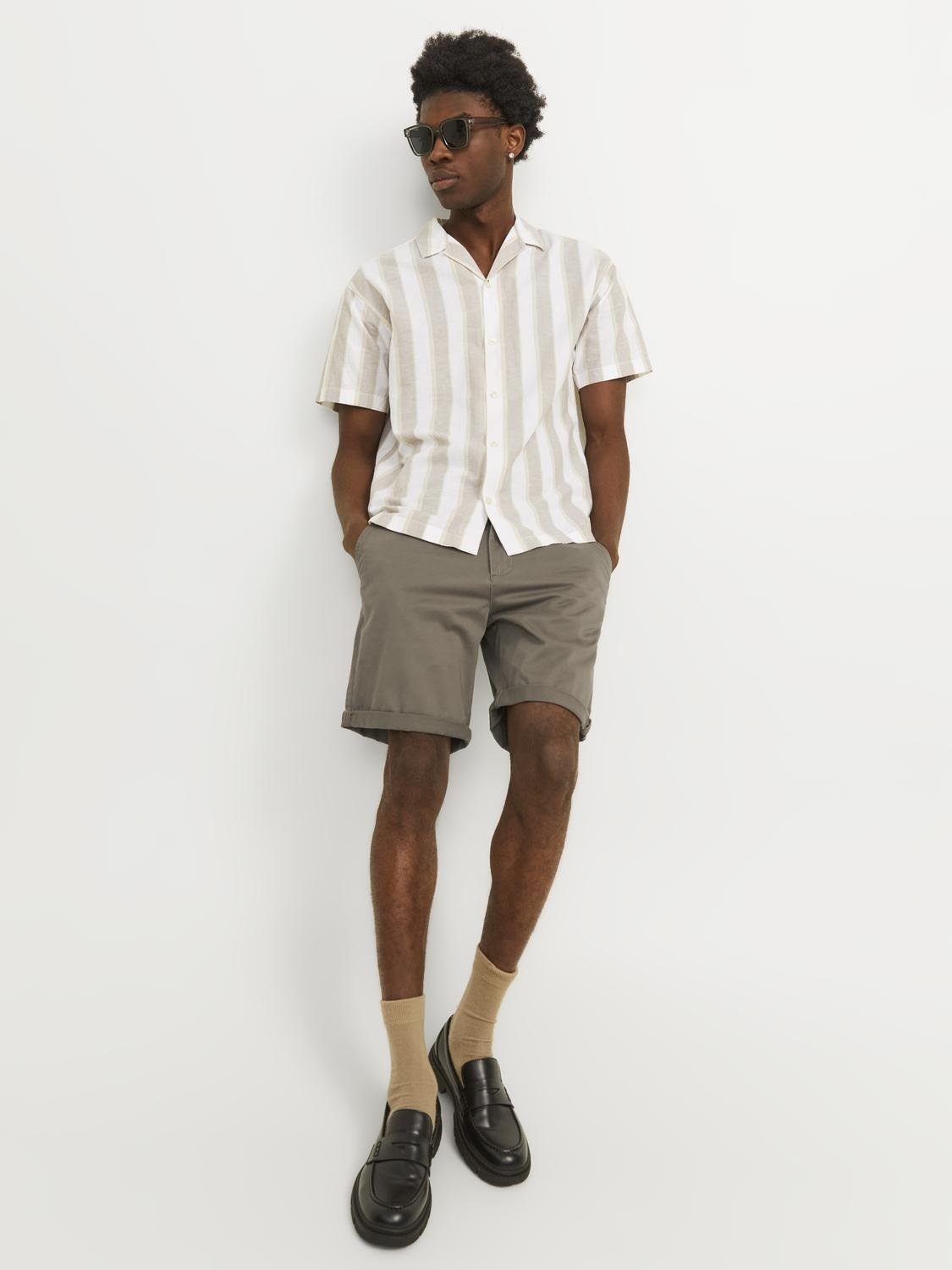Jack & Jones Chinoshorts »JPSTBOWIE JJSHORTS S«, mit Aufschlag