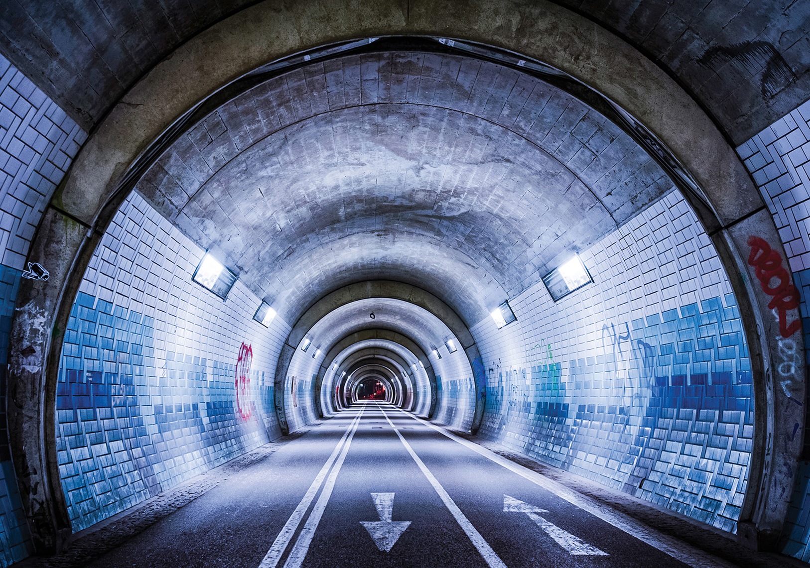 Image of Consalnet Vliestapete »TUNNEL«, grafisch, in verschiedenen Grössen bei Ackermann Versand Schweiz