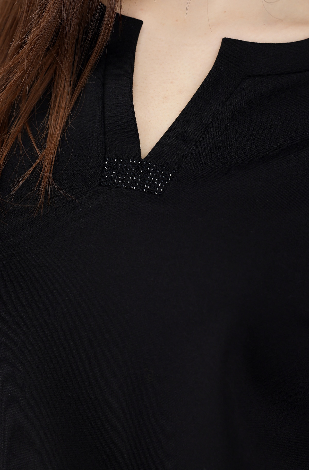 Monari Sweatshirt »Sweatshirt Schmuck Detail«, Mit Rundhalsausschnitt mit Schlitz