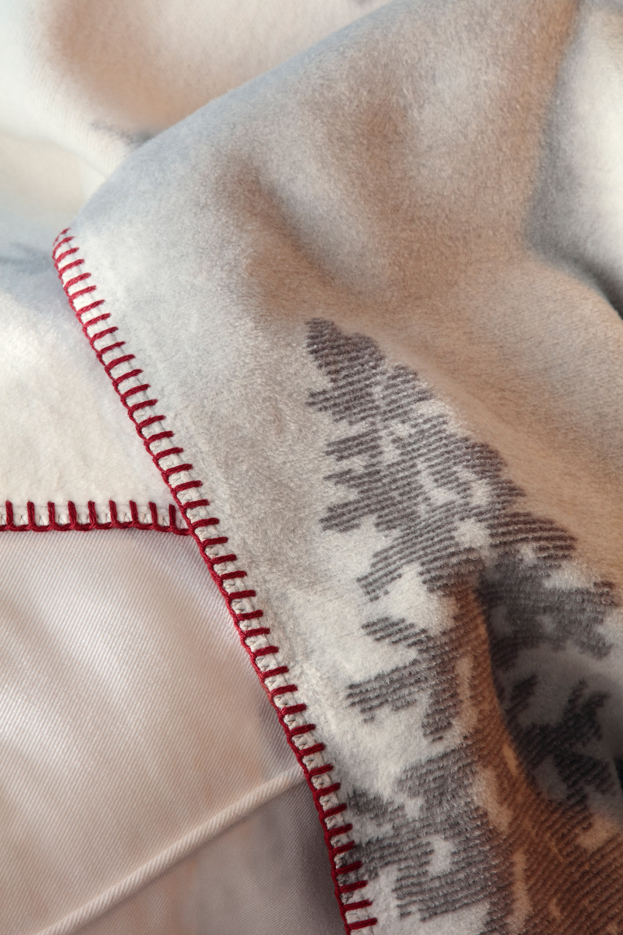 Biederlack Wohndecke »Deerlight« winterliche Alpenstimmung