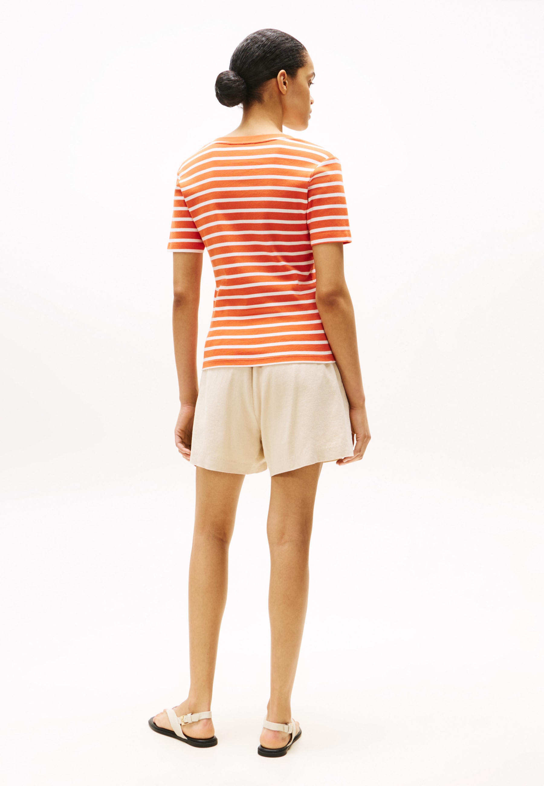 Tommy Hilfiger T-Shirt »SLIM CODY V-NK SS mit V-Ausschnitt und Streifen«, gestreift, casual, slim fit, Baumwolle, V-Ausschnitt