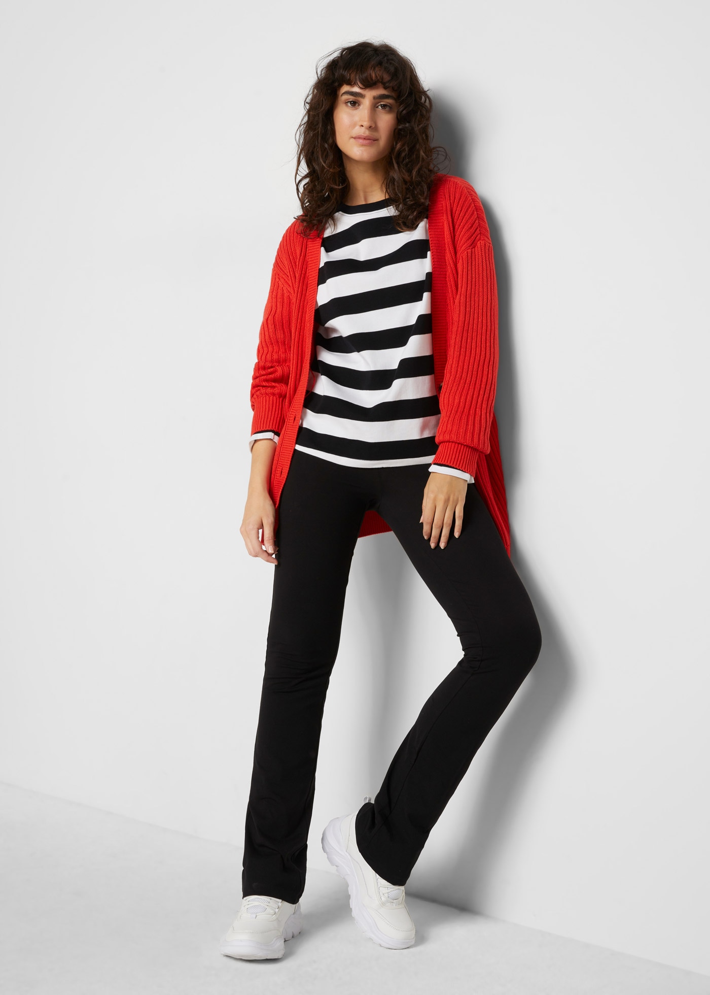 bonprix T-shirt à manches longues 1 lässiger Oversize-Schnitt, überschnittene Schultern, Langarm-Design