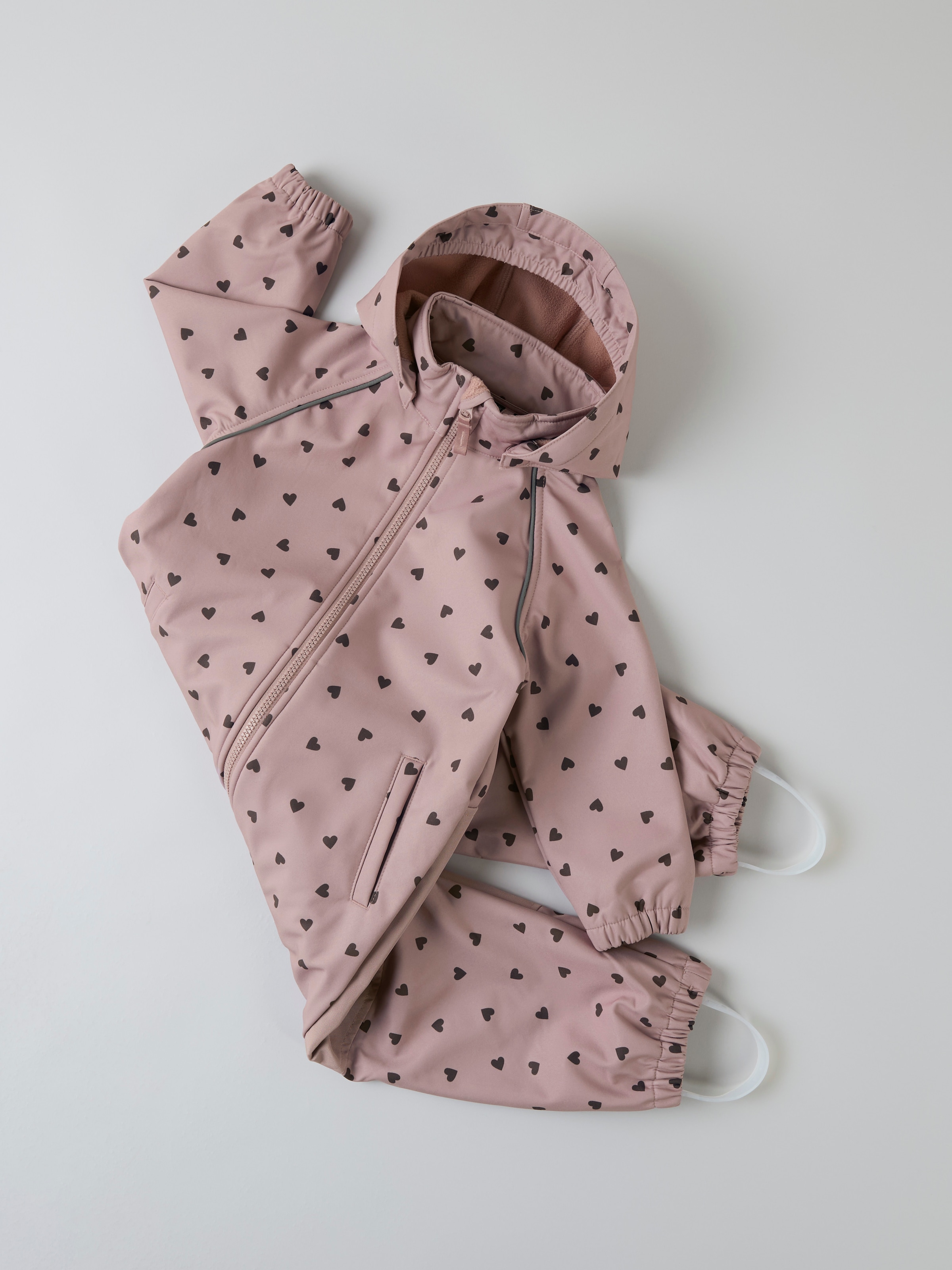 Name It Softshelloverall »NMFALFA08 SOFTSHELL SUIT AOP 1FO NOOS« mit verstellbarer und abnehmbarer Fussschlaufe