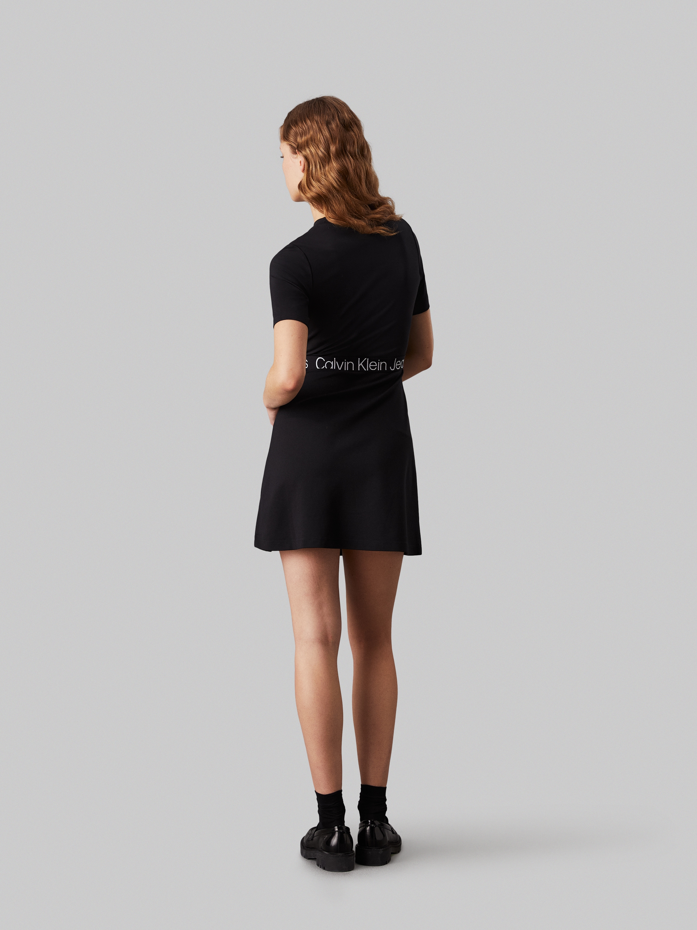 Calvin Klein Jeans Skaterkleid »TAPE MILANO SHORT SLEEVE DRESS«, mit Logoschriftzug