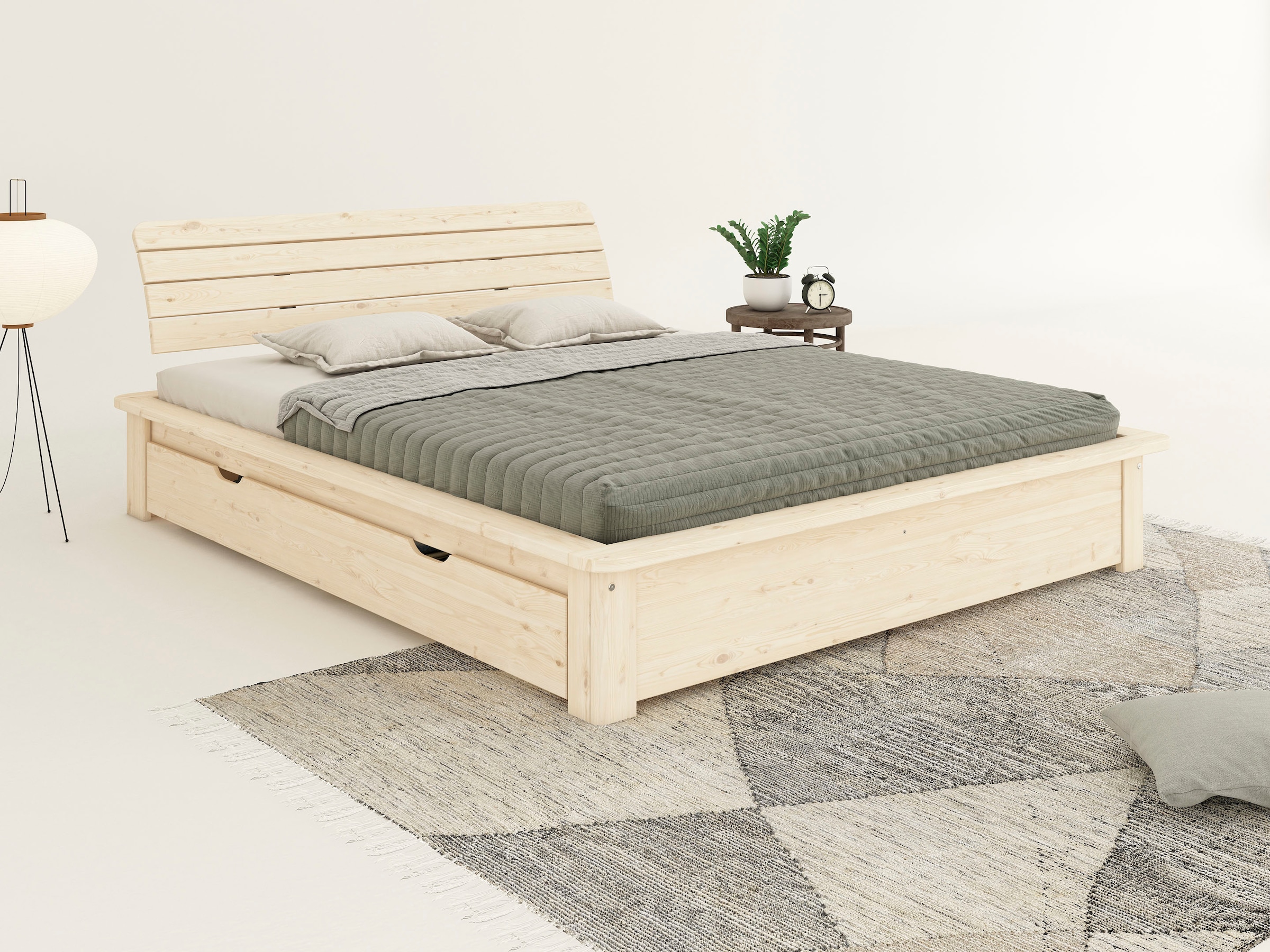 GOODproduct Lit en bois massif »Antri, Futonbett, ergonomisch geformtes Kopfteil, stilvolles Design« Rahmen zur Ablage von Smartphone, mit Lattenrost, Bettkasten optional