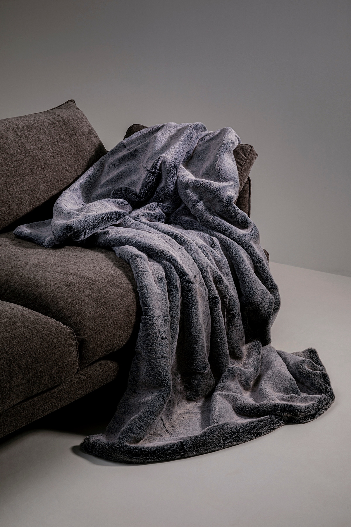 Kare Design Couvre-lit »Wohndecke Mika, Kunstfelldecke, 150x200 cm« Doux et chaud