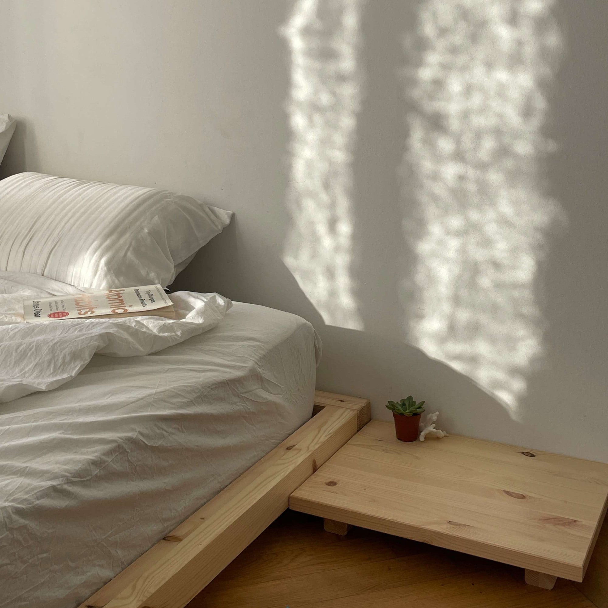 Karup Design Lit futon »FSC® Massivholz Futonbett, excl. Matratze, mit Lattenrost« design minimaliste, un classique intemporel pour espaces modernes