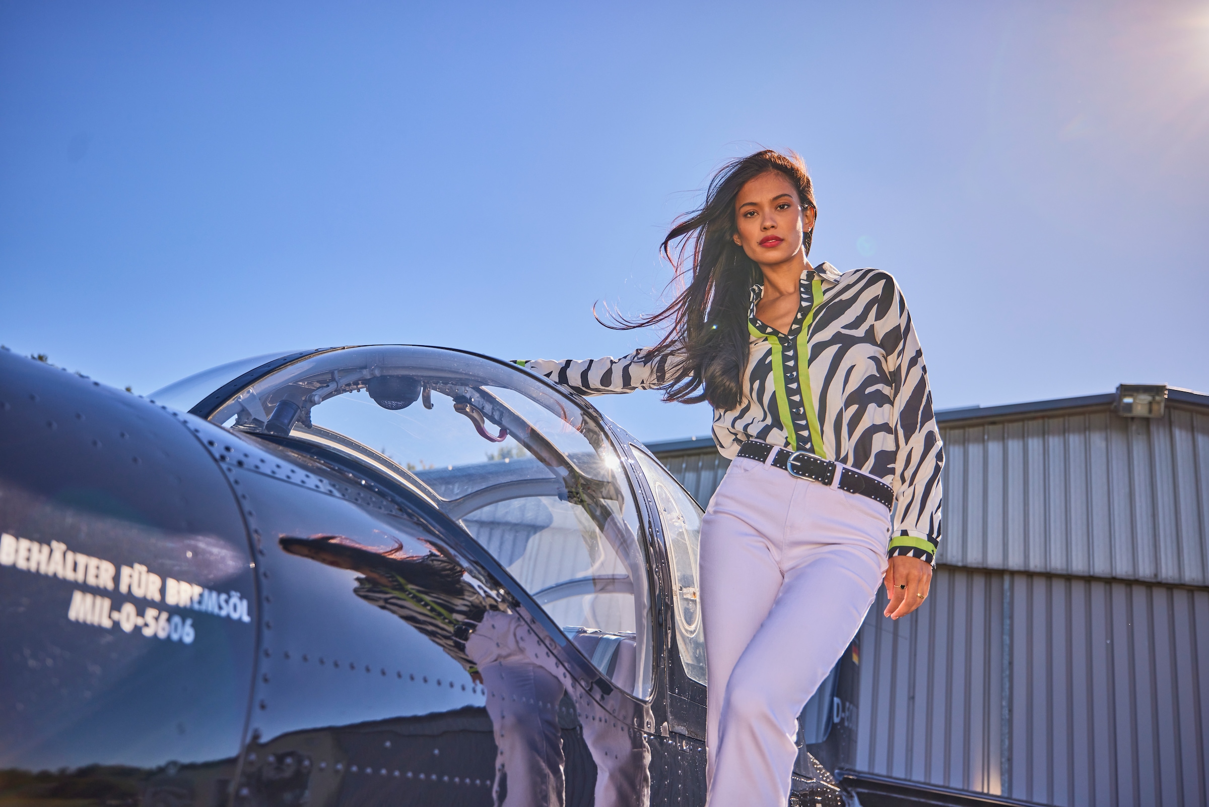 Aniston SELECTED Blouse chemise im Zebra-Look allover mit kontrastfarbigen Streifen - NEUE KOLLEKTION