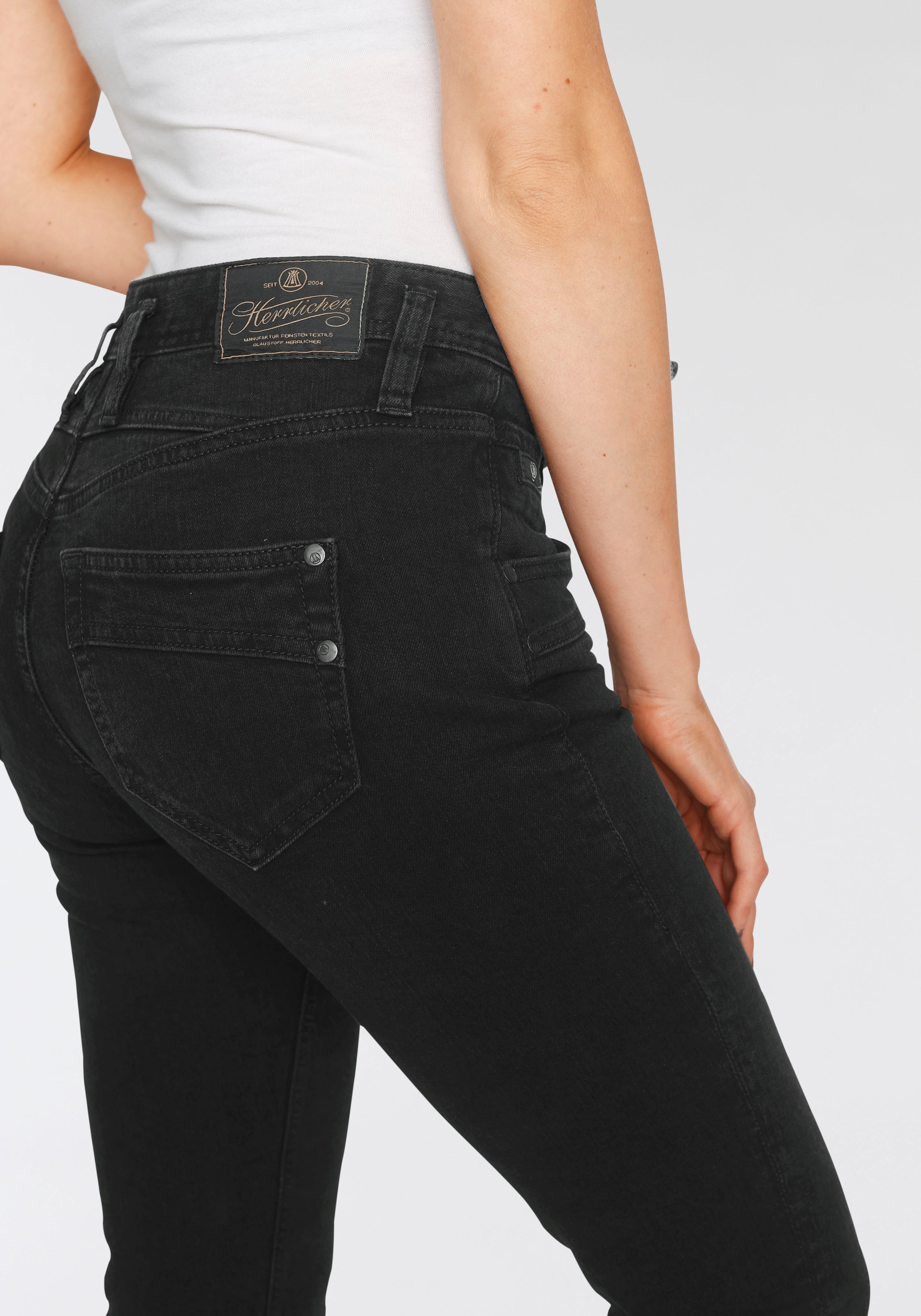 Herrlicher High-waist-Jeans »RADINA RECYCLED DENIM«, mit leichtem Push-Up-Effekt