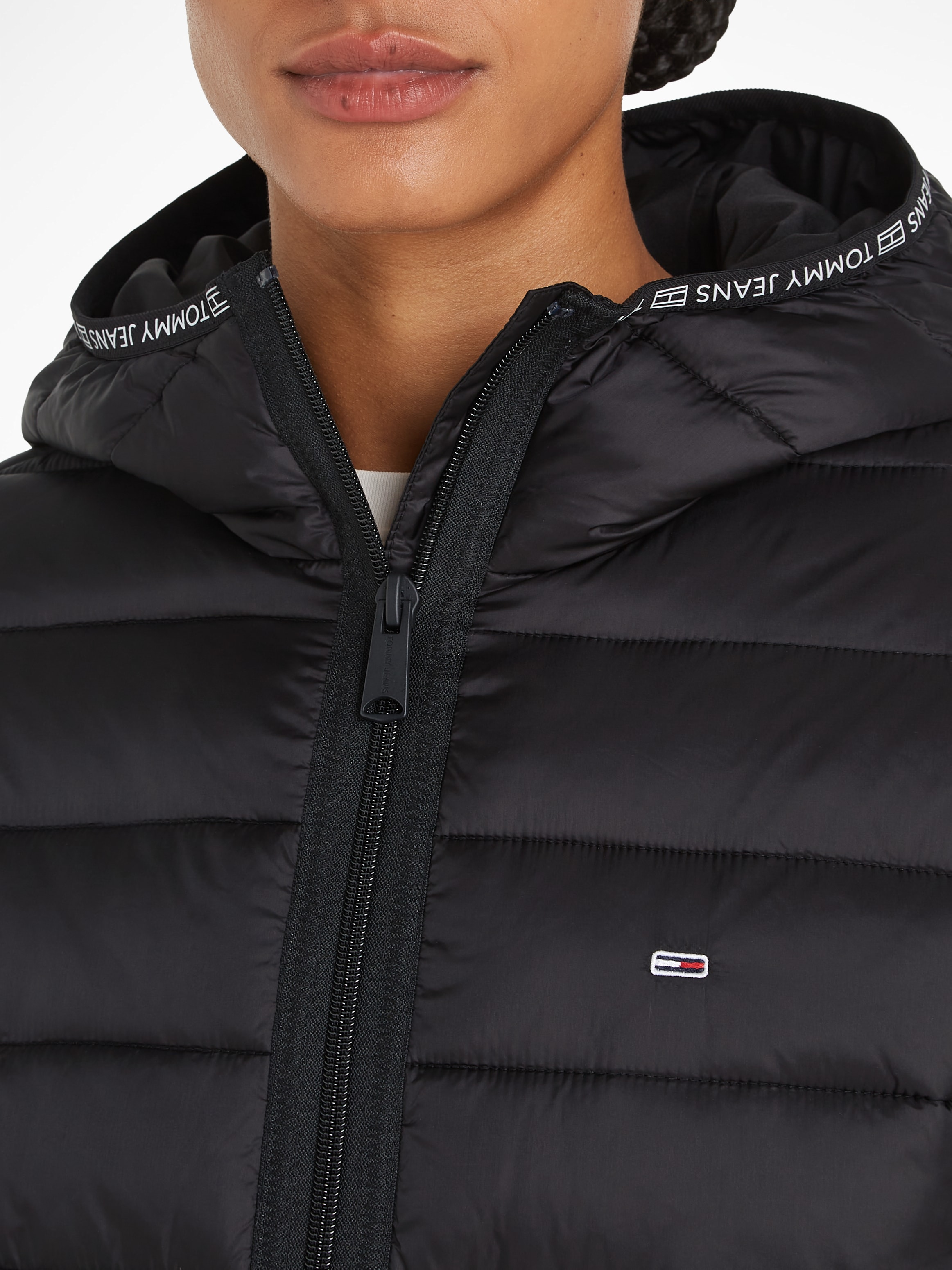Tommy Jeans Curve Steppjacke »TJW QUILTED TAPE HOOD JACKET EXT«, mit Kapuze, Grosse Grössen