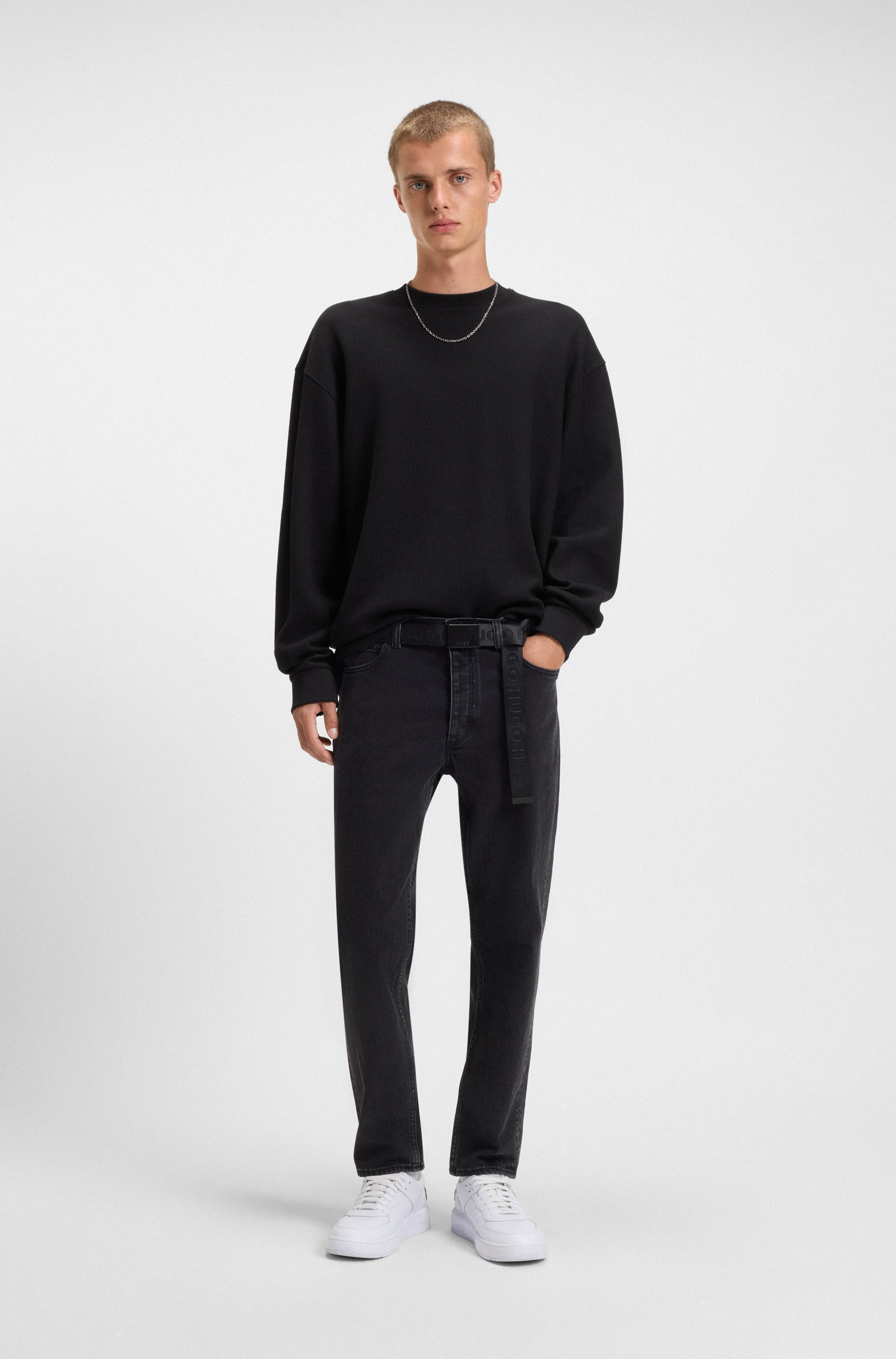 HUGO Blue T-shirt à manches longues »Nuwolo« Rundhalsausschnitt, lässig geschnitten, Logo-Badge