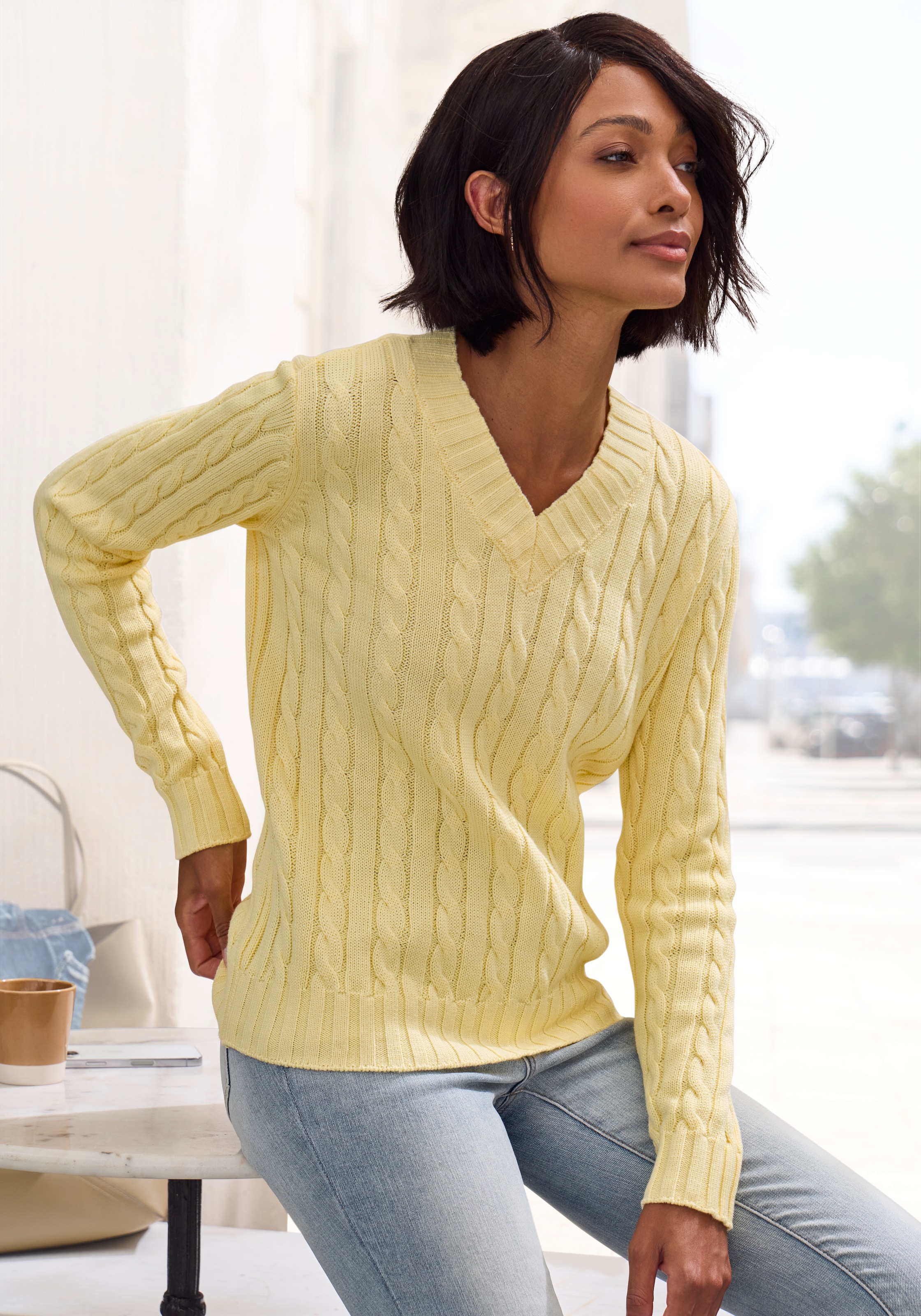 Image of LASCANA V-Ausschnitt-Pullover "mit Zopfstrickmuster" gemütlicher Strickpullover, unifarbener Zopfpullover, klassische Form