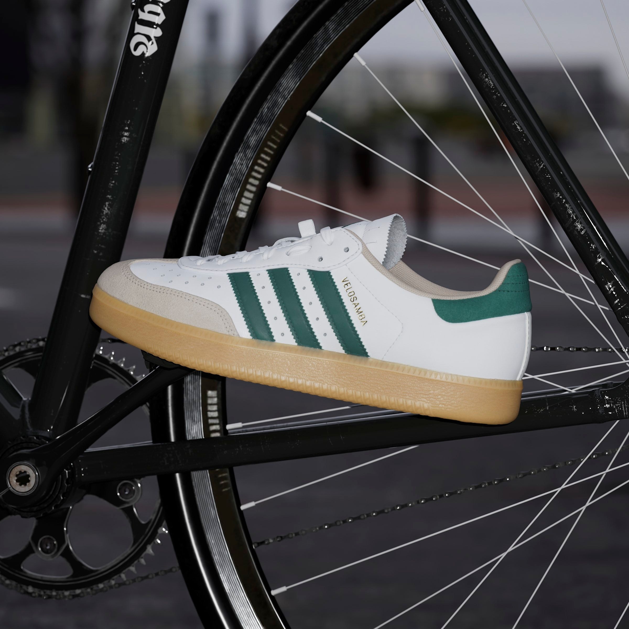 adidas Performance Fahrradschuh, inspiriert vom Design des adidas samba