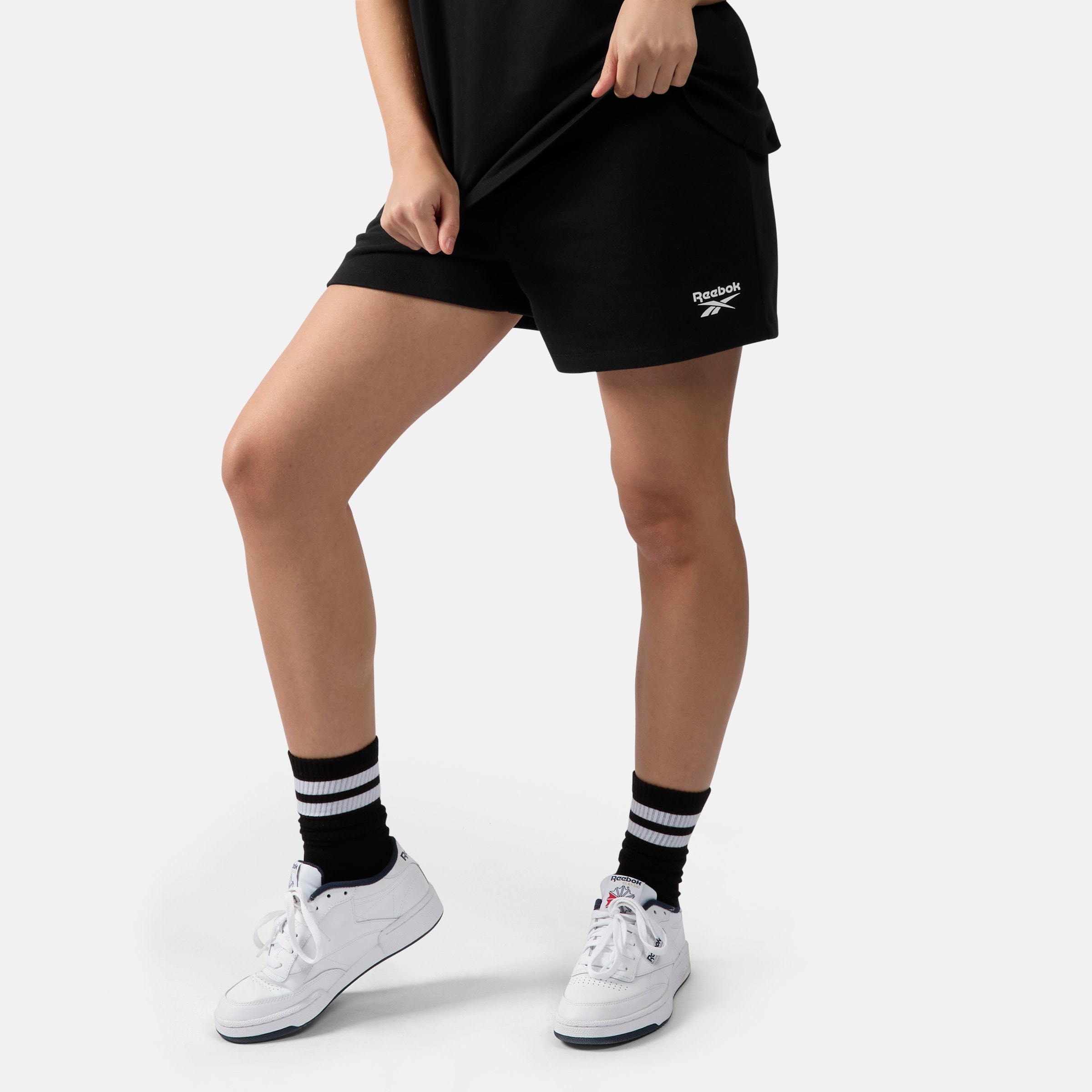 Image of Reebok Sweatshorts "TYLA SHORTS" Sweatshorts-Design, sportlicher Stil, für Freizeit