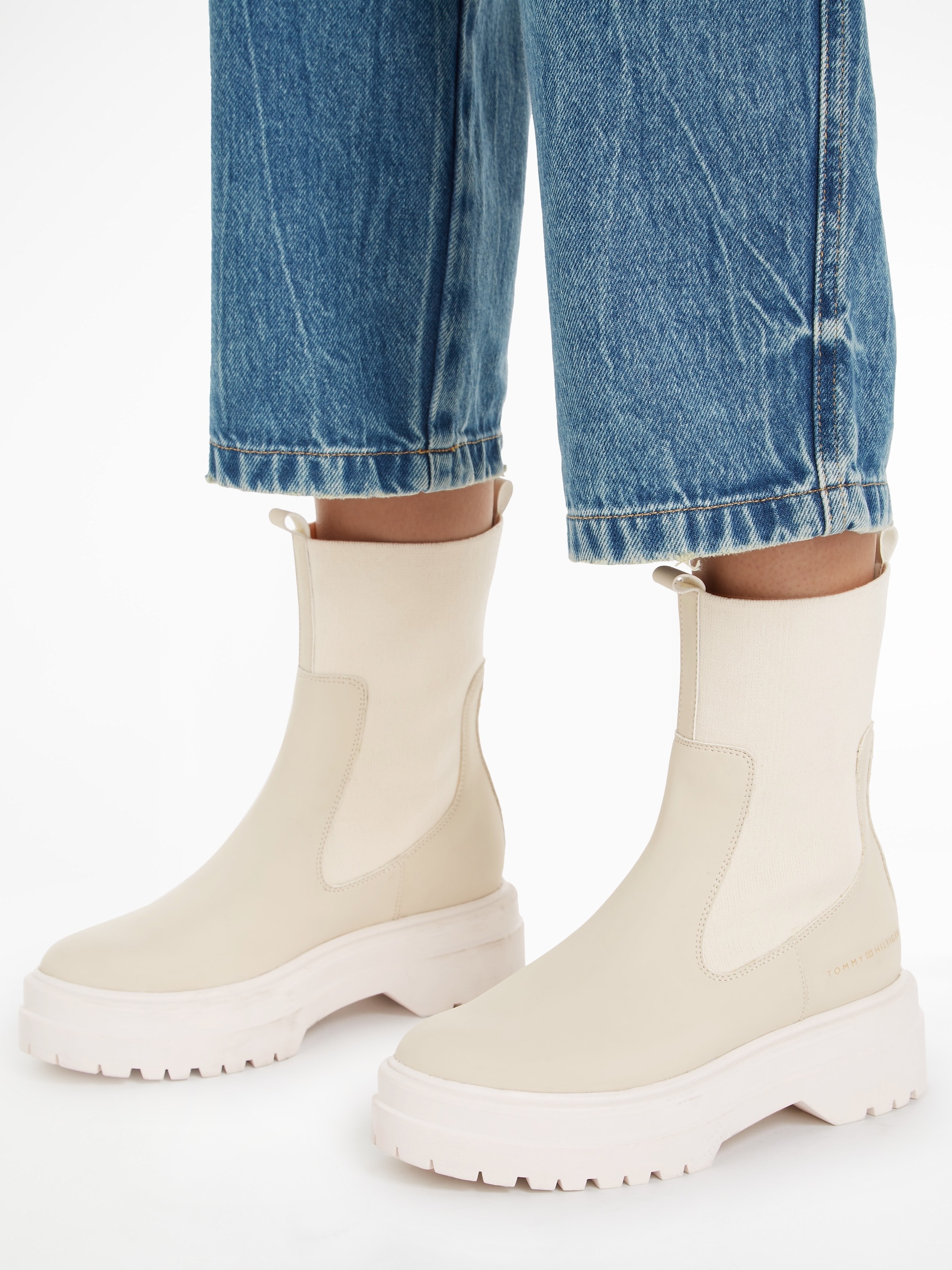 Tommy Hilfiger Schlupfboots »FEMININE SEASONAL UTILITY BOOT«, mit breitem Stretcheinsatz am Schaft