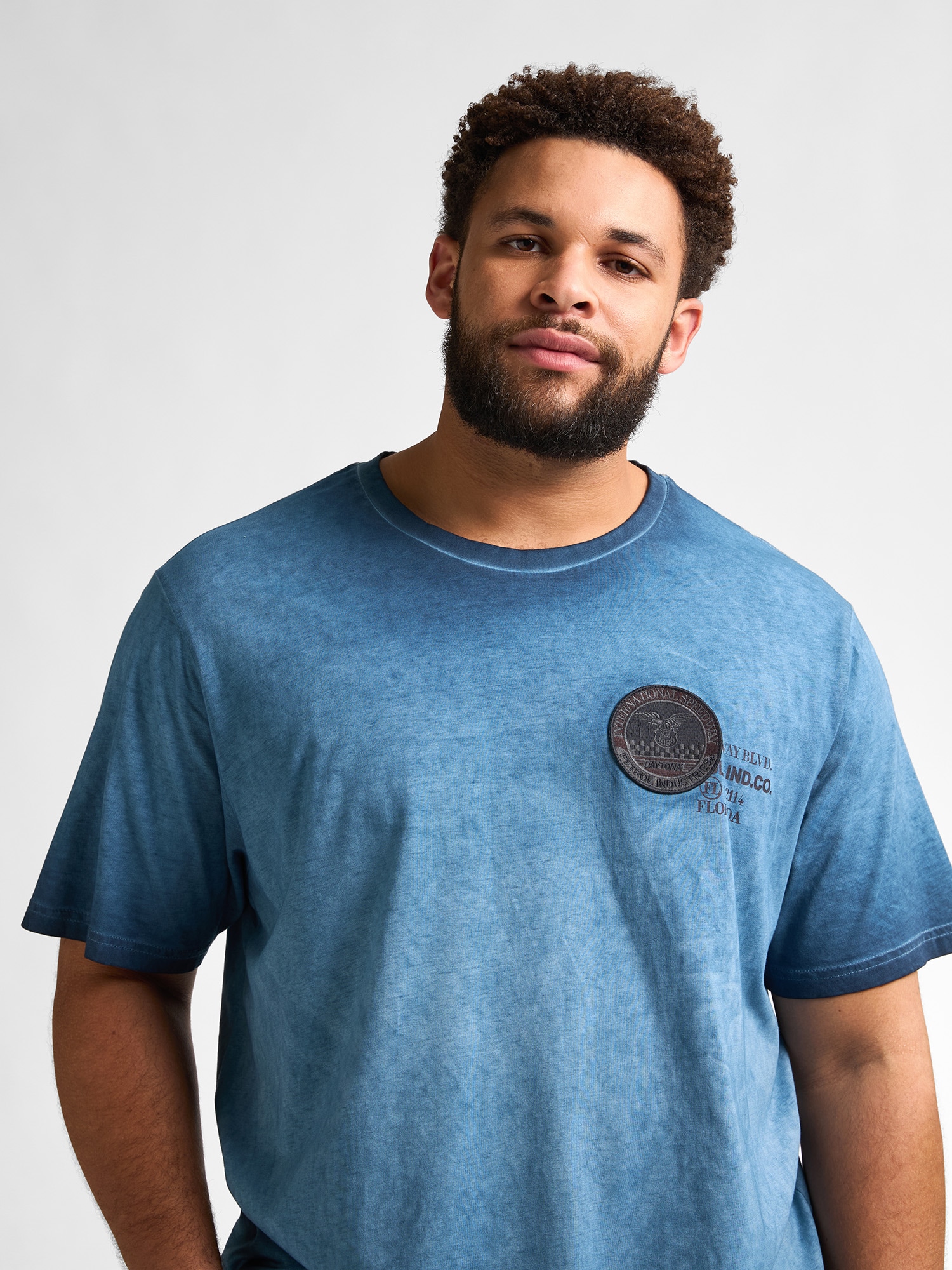 Petrol Industries Shirt à col rond mit Logo Stickerei