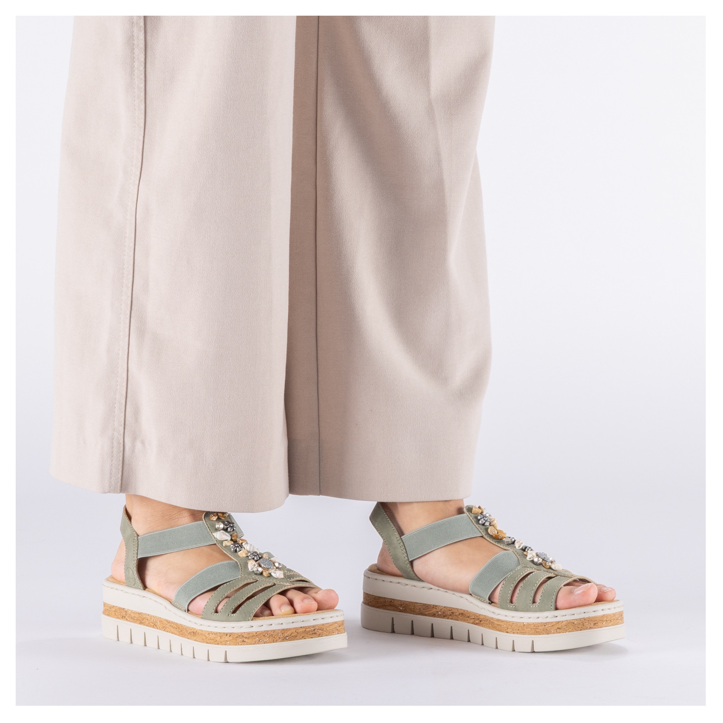 Rieker Sandales compensées  Sandale compensée, sandale à plateforme, chaussure d'été avec décoration