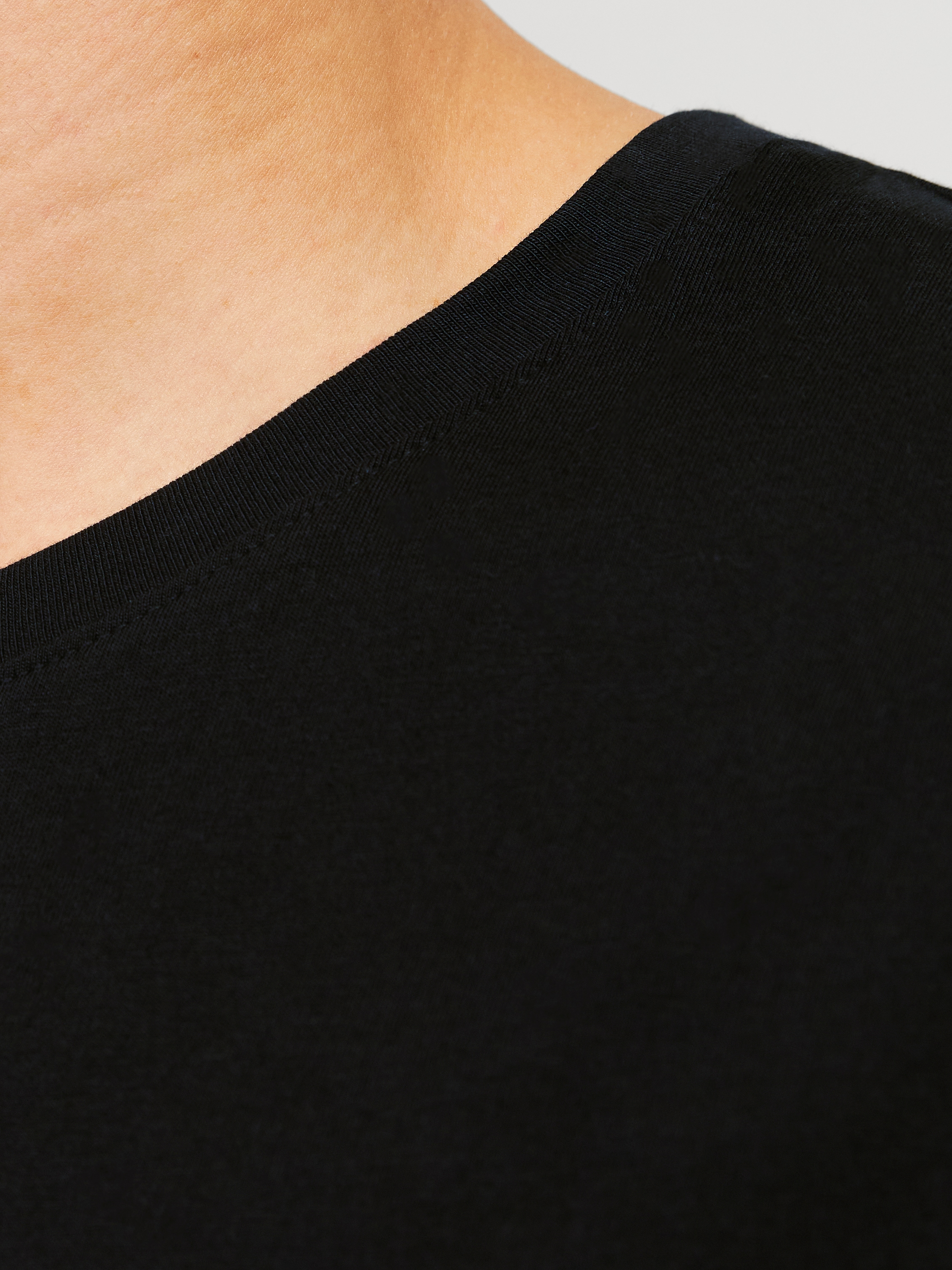Jack & Jones Rundhalsshirt »JJELOGO TEE SS O-NECK 2 COL SS25 SN«, mit Logo Print