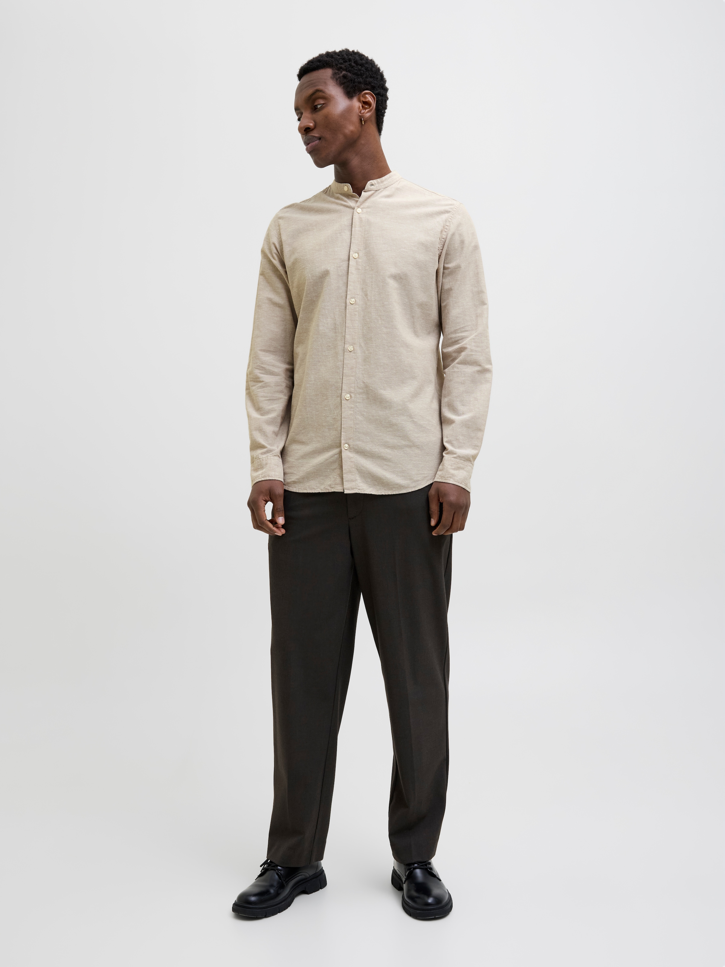 Jack & Jones Langarmhemd »JJEBREEZE BAND SHIRT LS SN«, mit Bandkragen