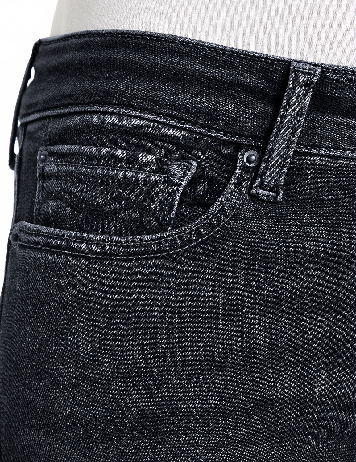 Replay Bootcut-Jeans »NEW LUZ« mit gesticktem R an der Gesässtasche