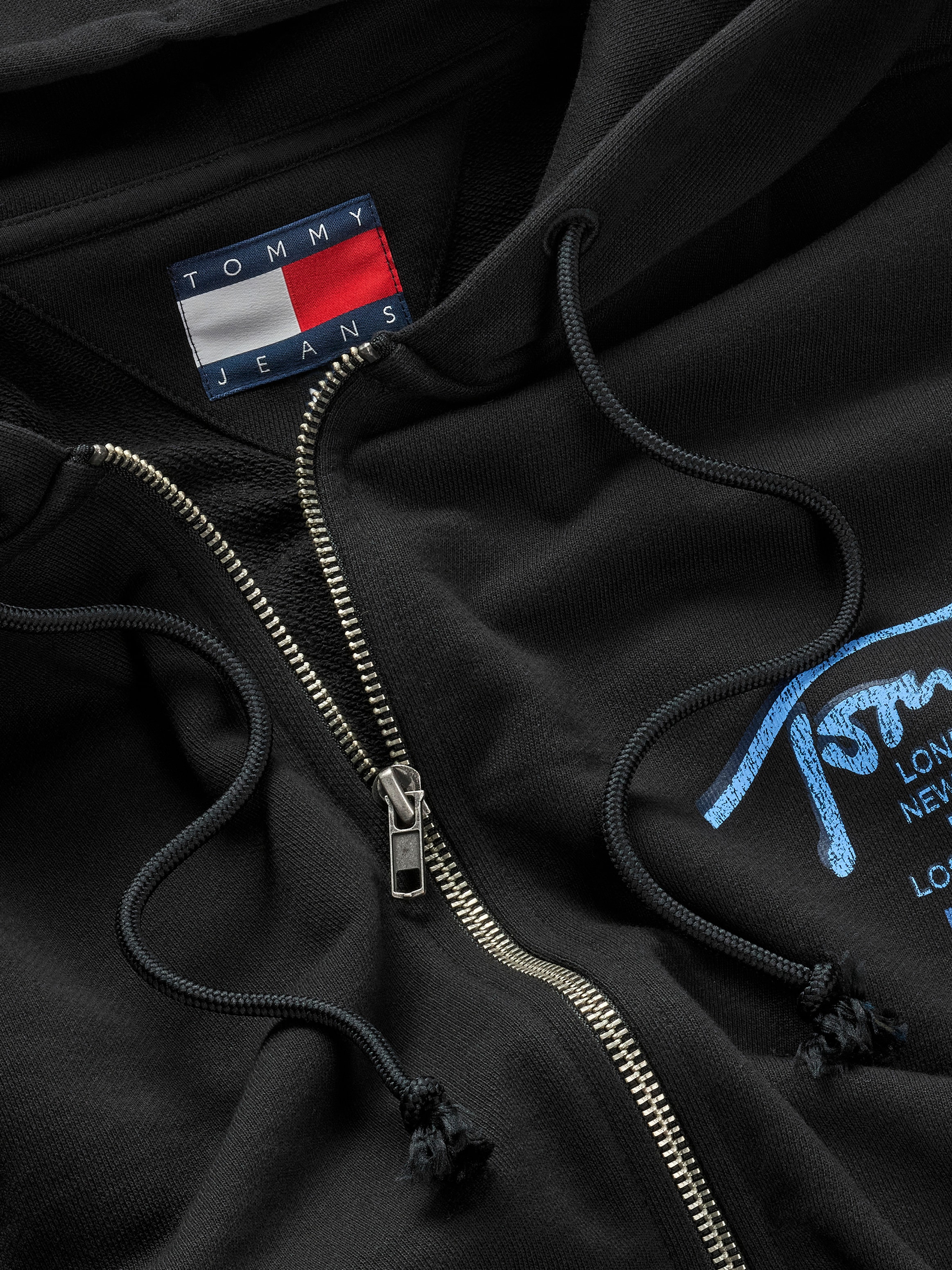 Tommy Jeans Plus Sweatjacke »TJM REG SIG TWIST ZIPTHRU EXT«, in Grossen Grössen, Logostickerei am Ärmel, Kängurutasche