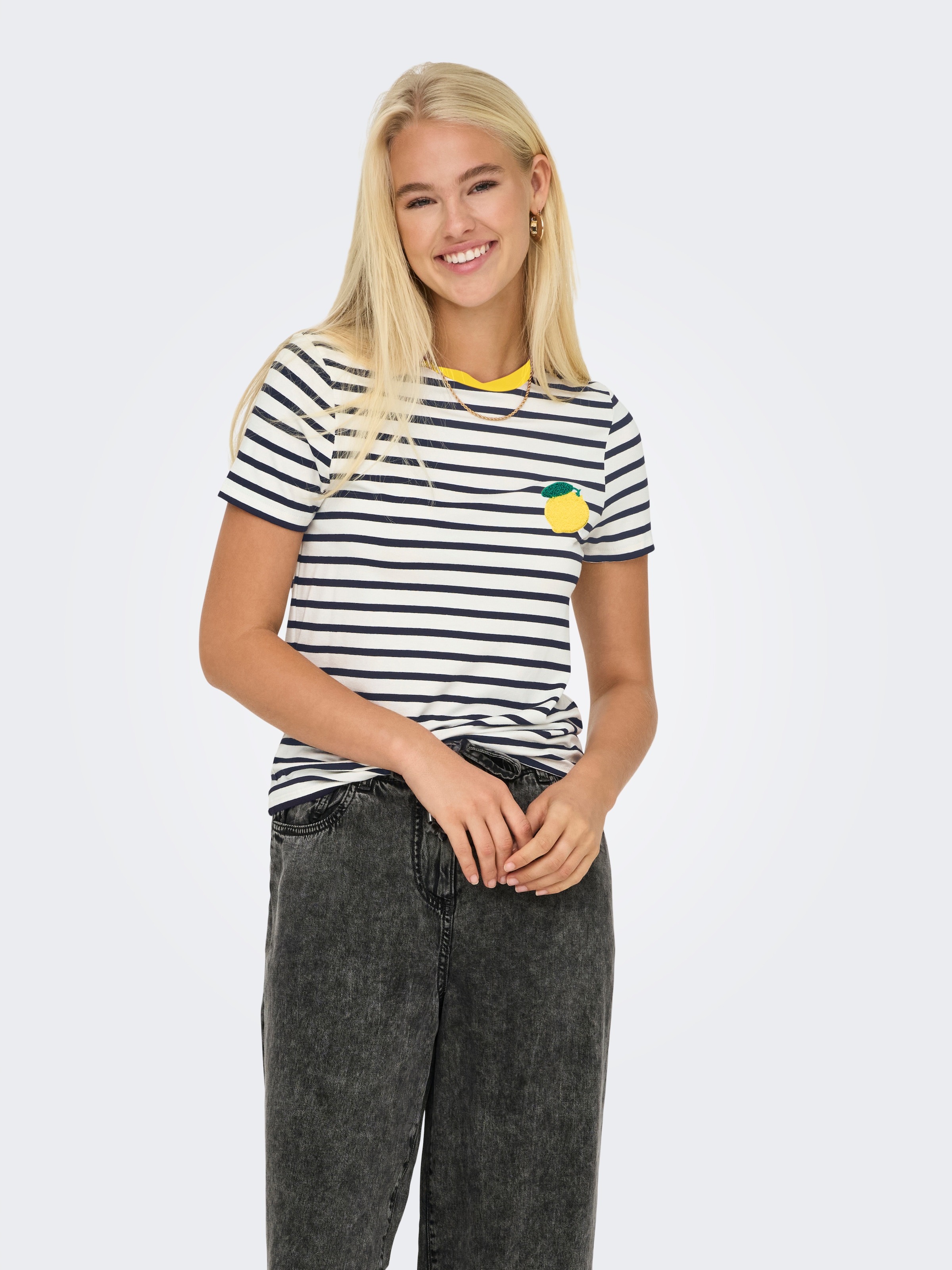 Image of ONLY T-Shirt "ONLHEART S/S TEE JRS NOOS" Viskosemischung, regular fit