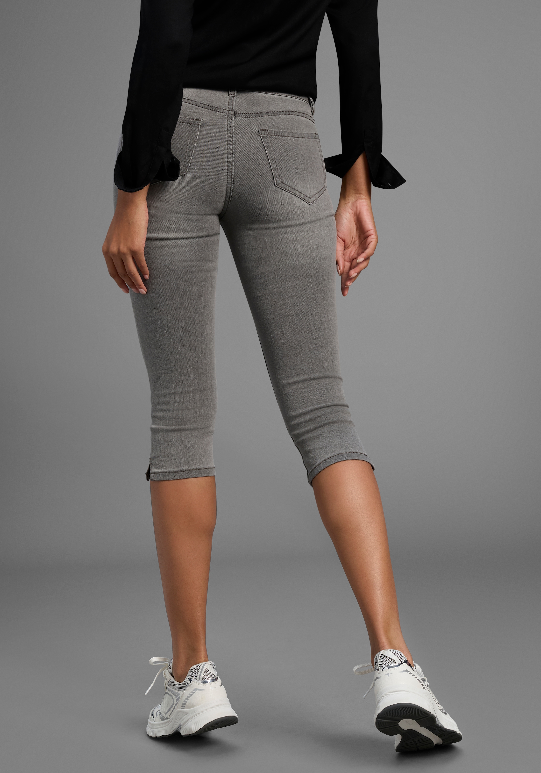 Arizona Caprijeans »Ultra-Stretch« extra-enger Schnitt,  modischer Beinabschluss mit Schlitz