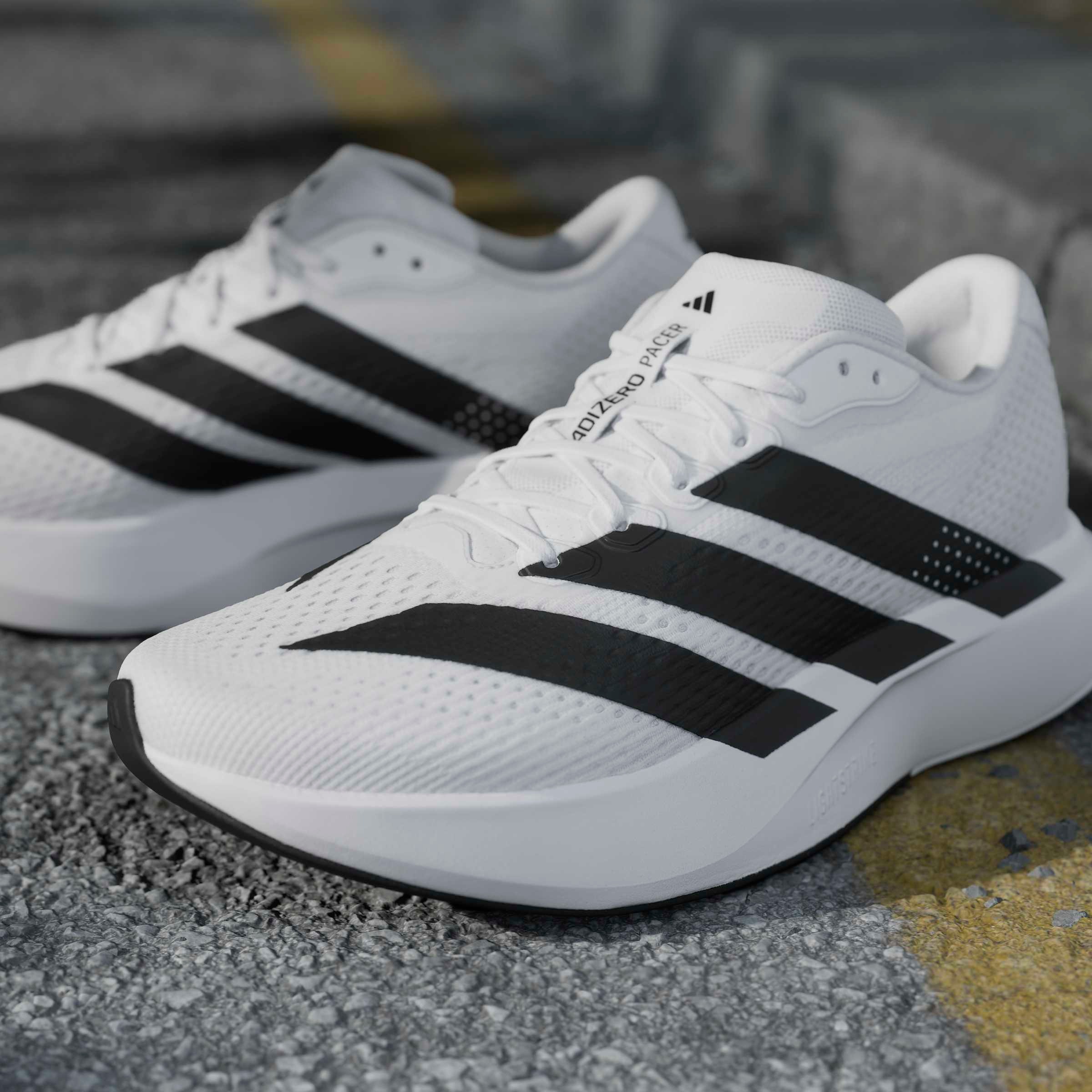 adidas Performance Chaussure de course »ADIZERO PACER«  inspiré par le design de l'adizero Evo SL