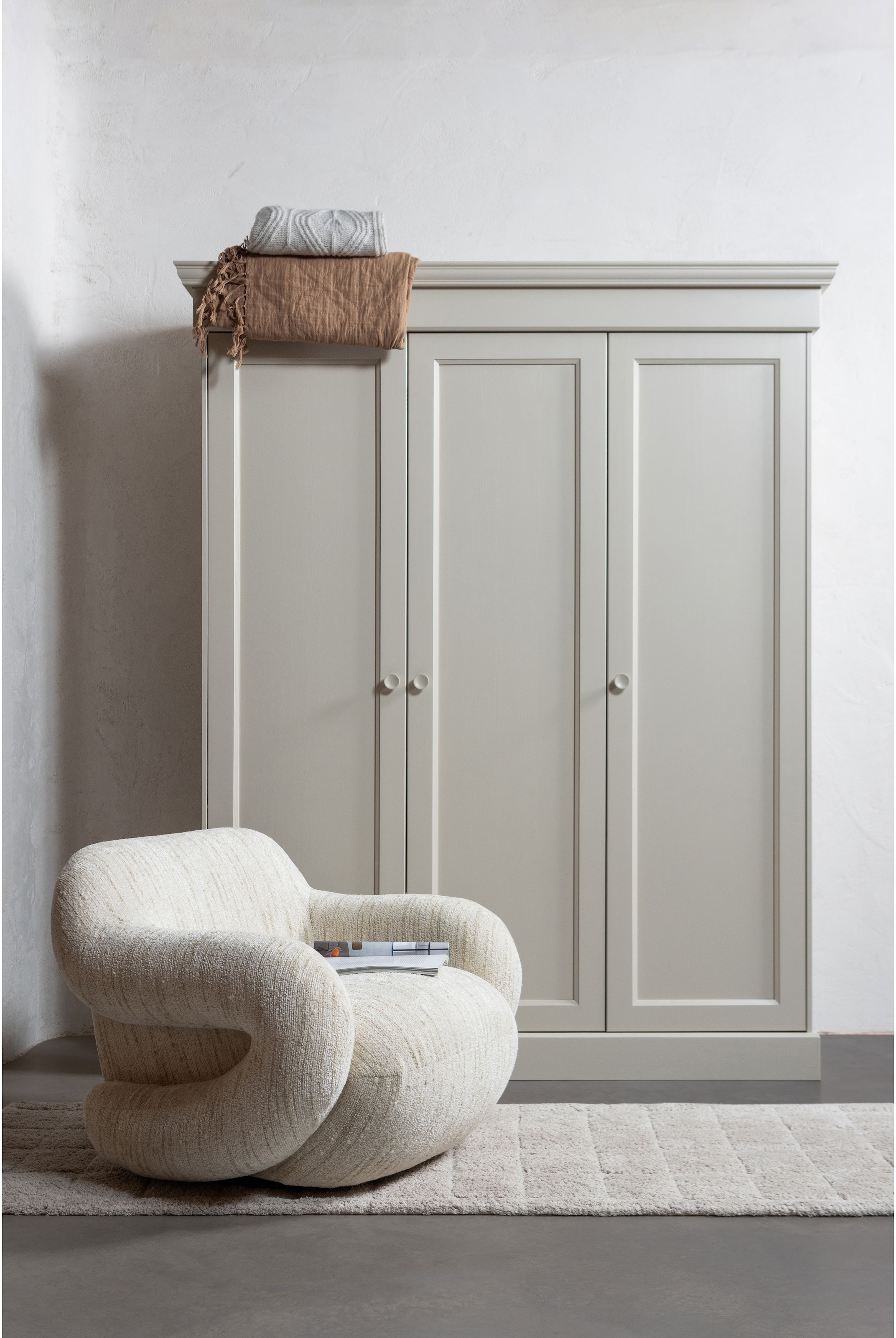WOOOD Kleiderschrank »Olivia FSC®-Kiefernholz mit Hängebereich, H 212 x B 171 x T 63 cm« Tragkraft 10 kg pro Boden, Einlegeboden-Optionspakete erhältlich