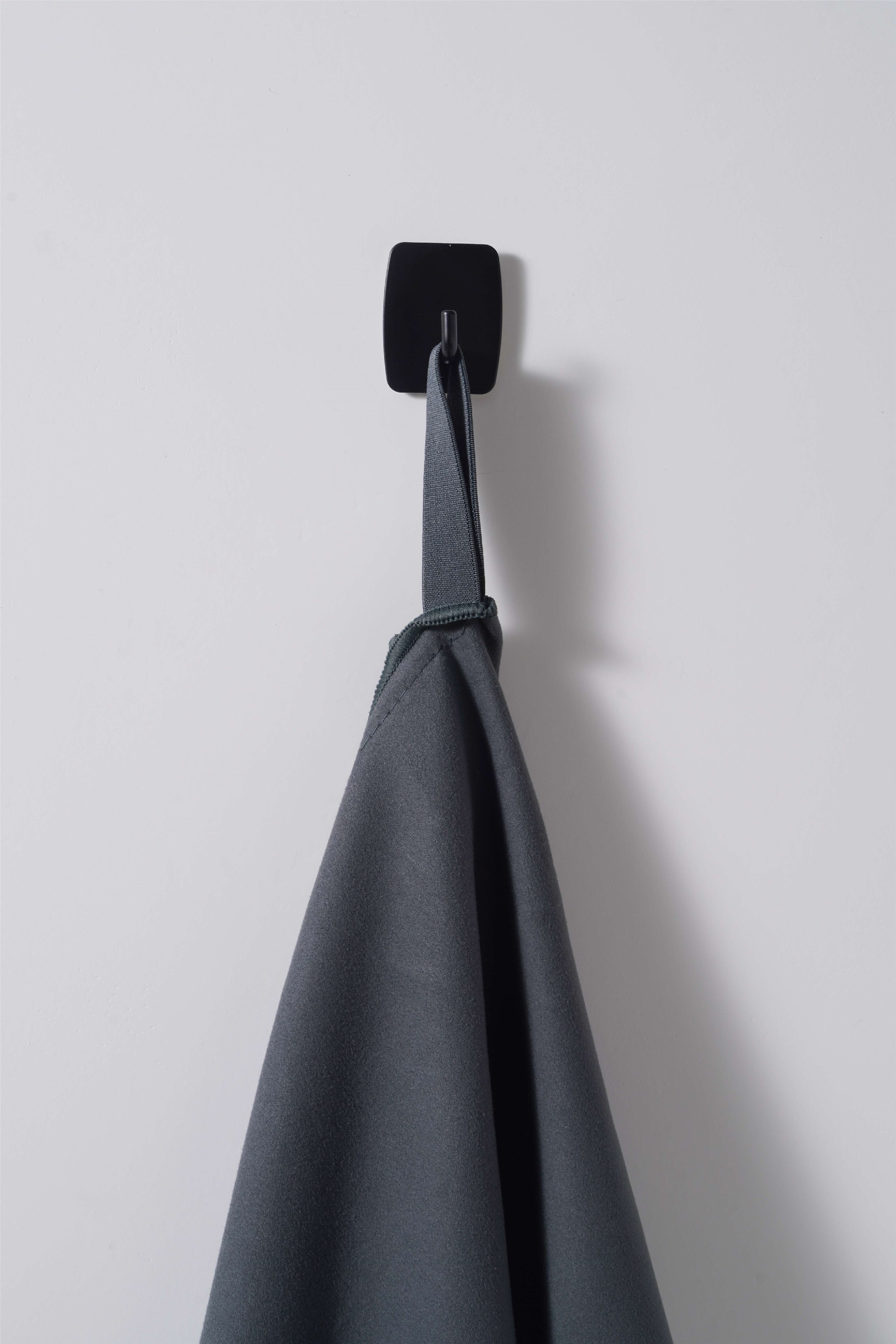 GOODproduct Serviettes »Leoa, diverse Grössen, Sporthandtuch, Reisehandtuch, Strandtuch« sehr leicht, kompakt, schnelltrocknend, Mikrofaser mit Kontrastnaht