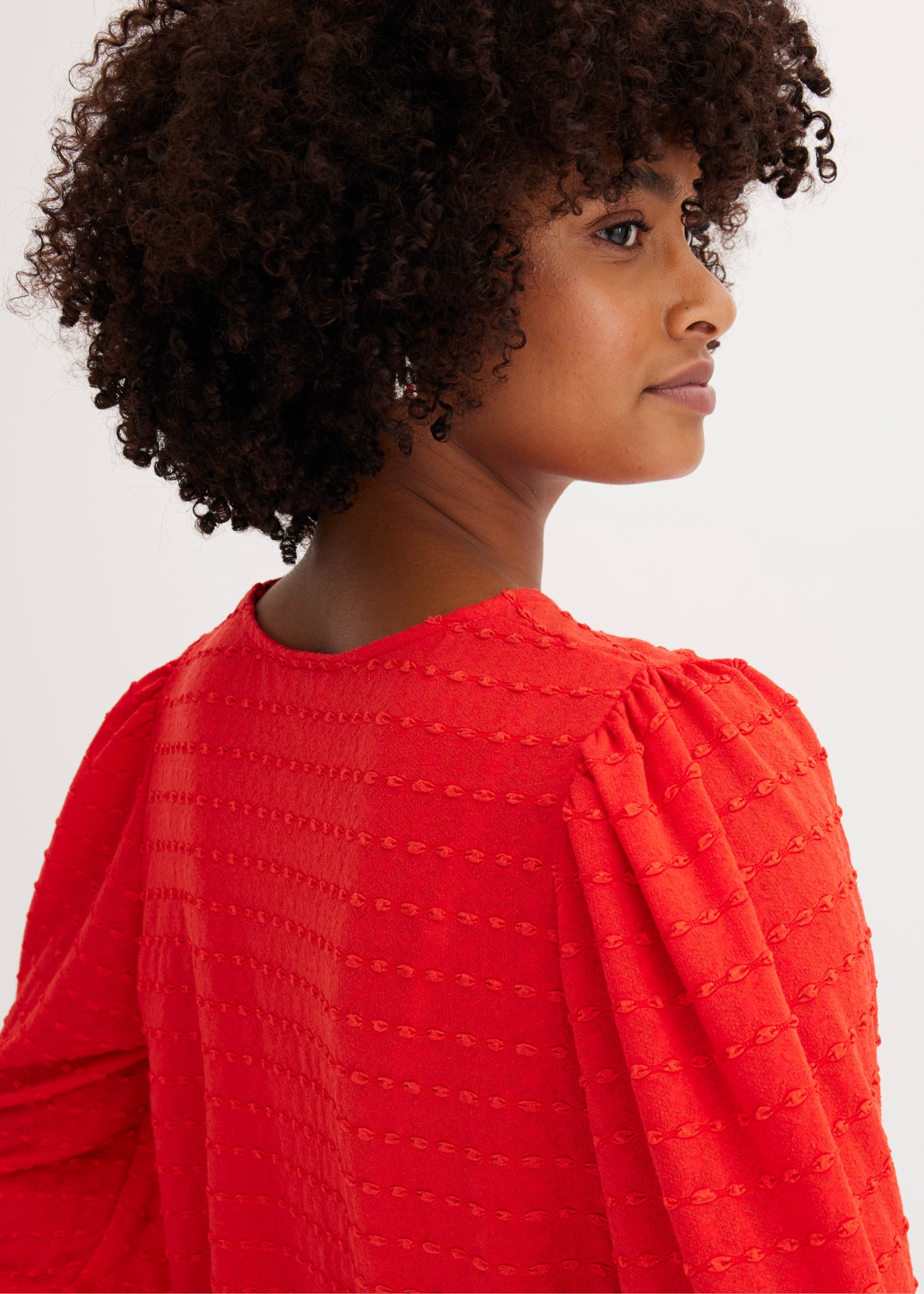 bonprix T-shirt tunique Oversize-Passform, ohne Kragen, aus Polyester, Viskose und Elasthan